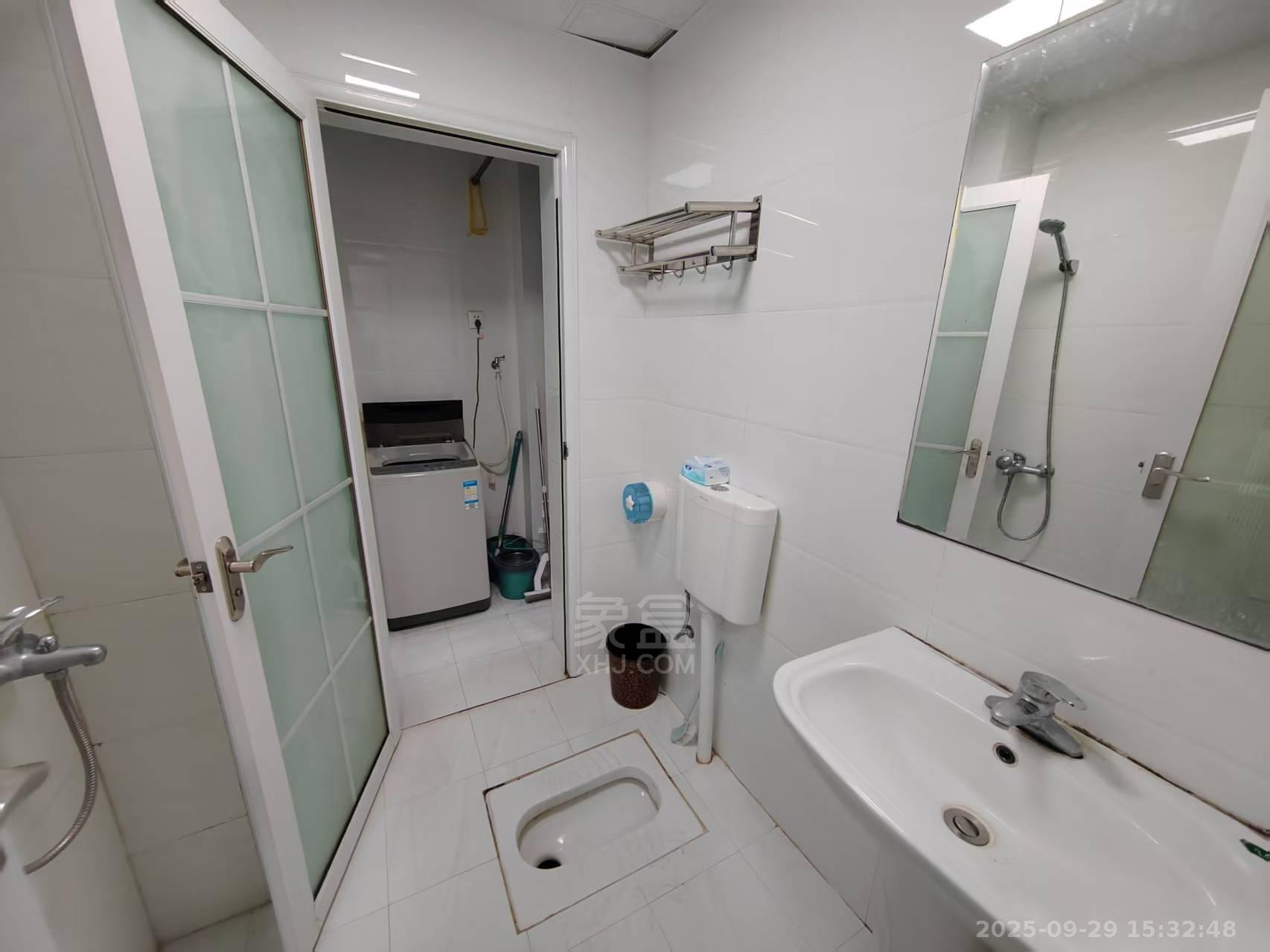 流金岁月-华晨国际  2室1厅1卫    1600.0元/月室内图