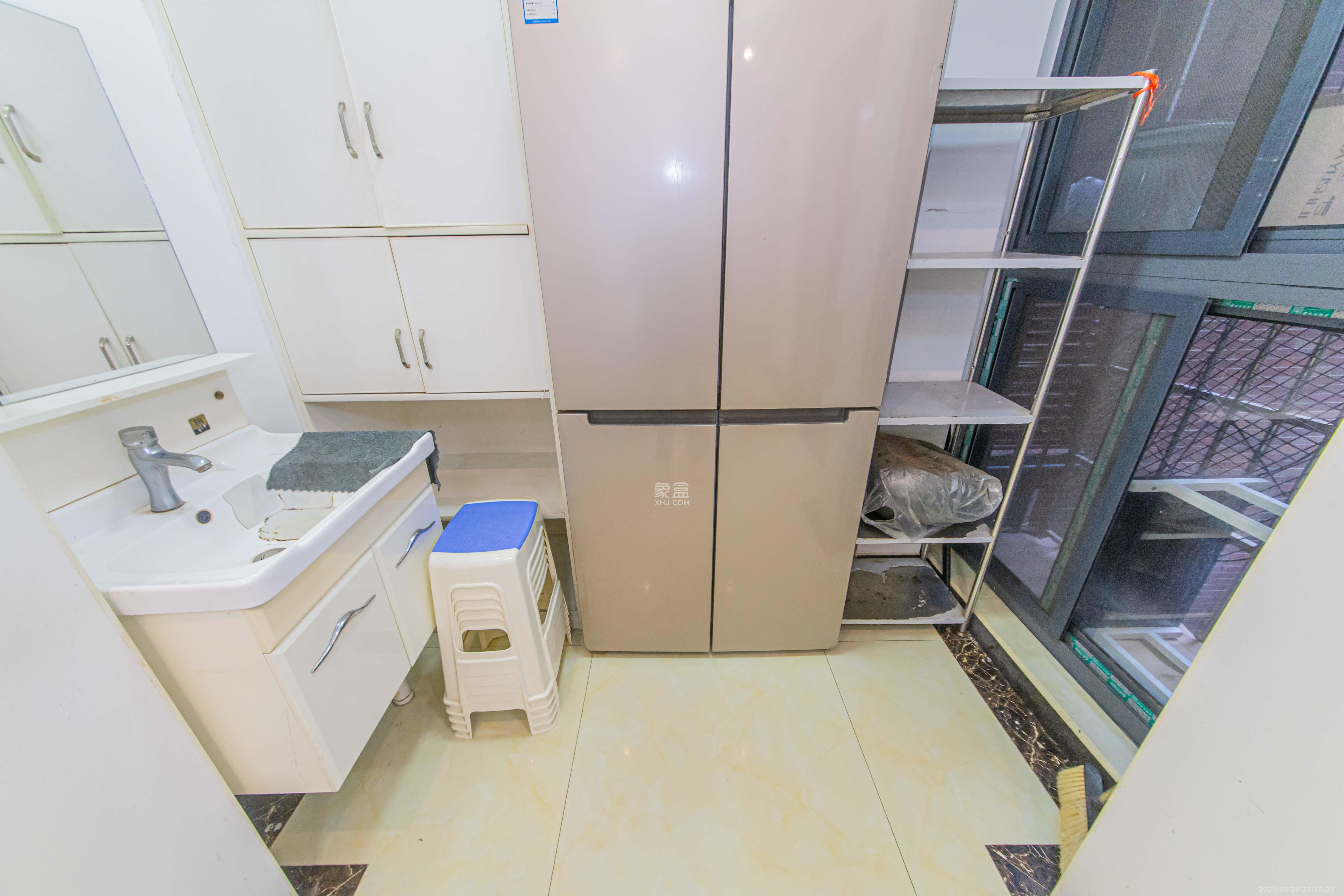 夏威夷碧水春城(碧桂园城市花园)  3室2厅1卫    88.0万 夏威夷碧水春城(碧桂园城市花园)  3室2厅1卫    88.0万厨房