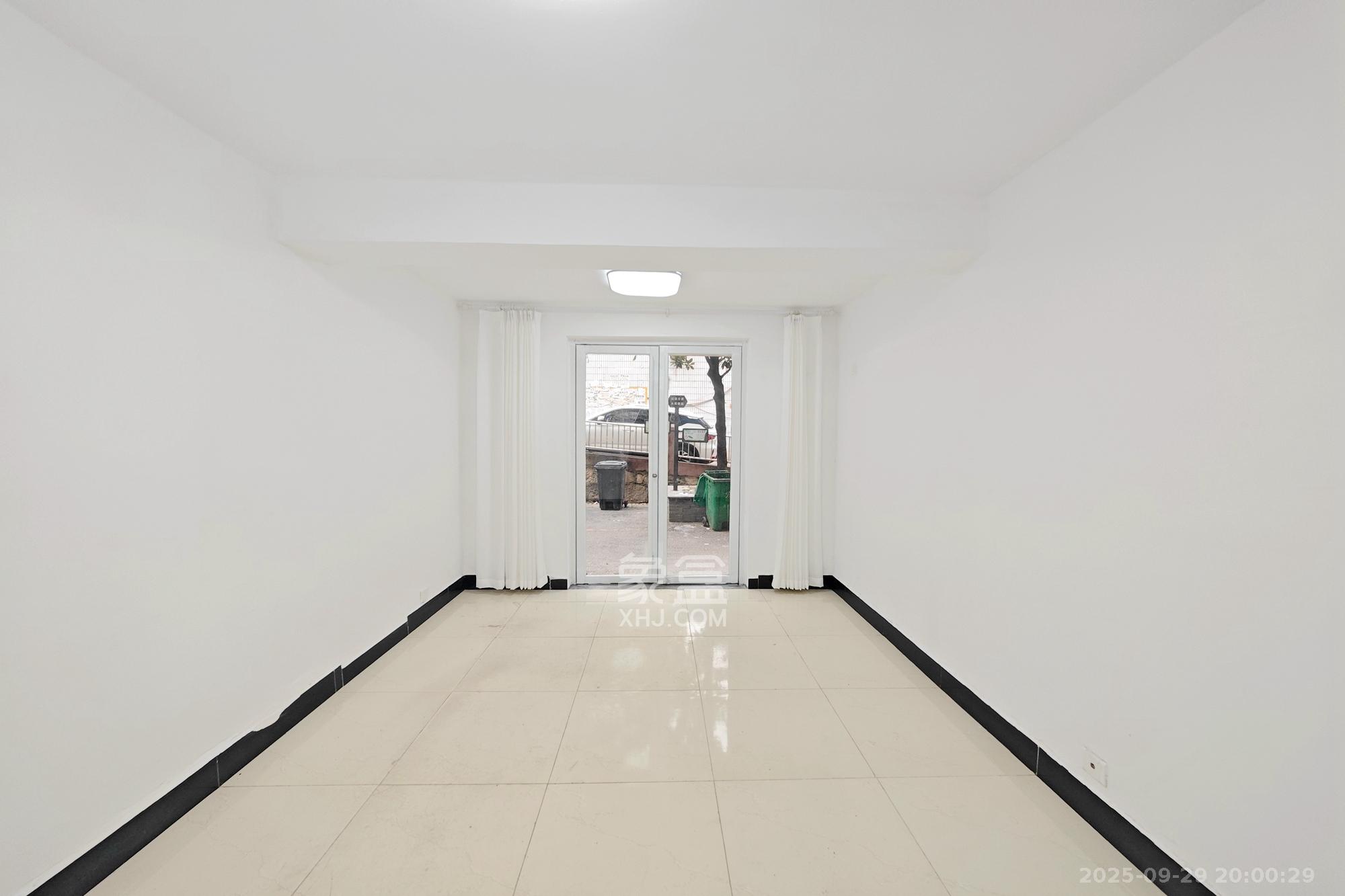 桂花二村 2室2厅1卫 65.0万 桂花二村 2室2厅1卫 65.0万卧室