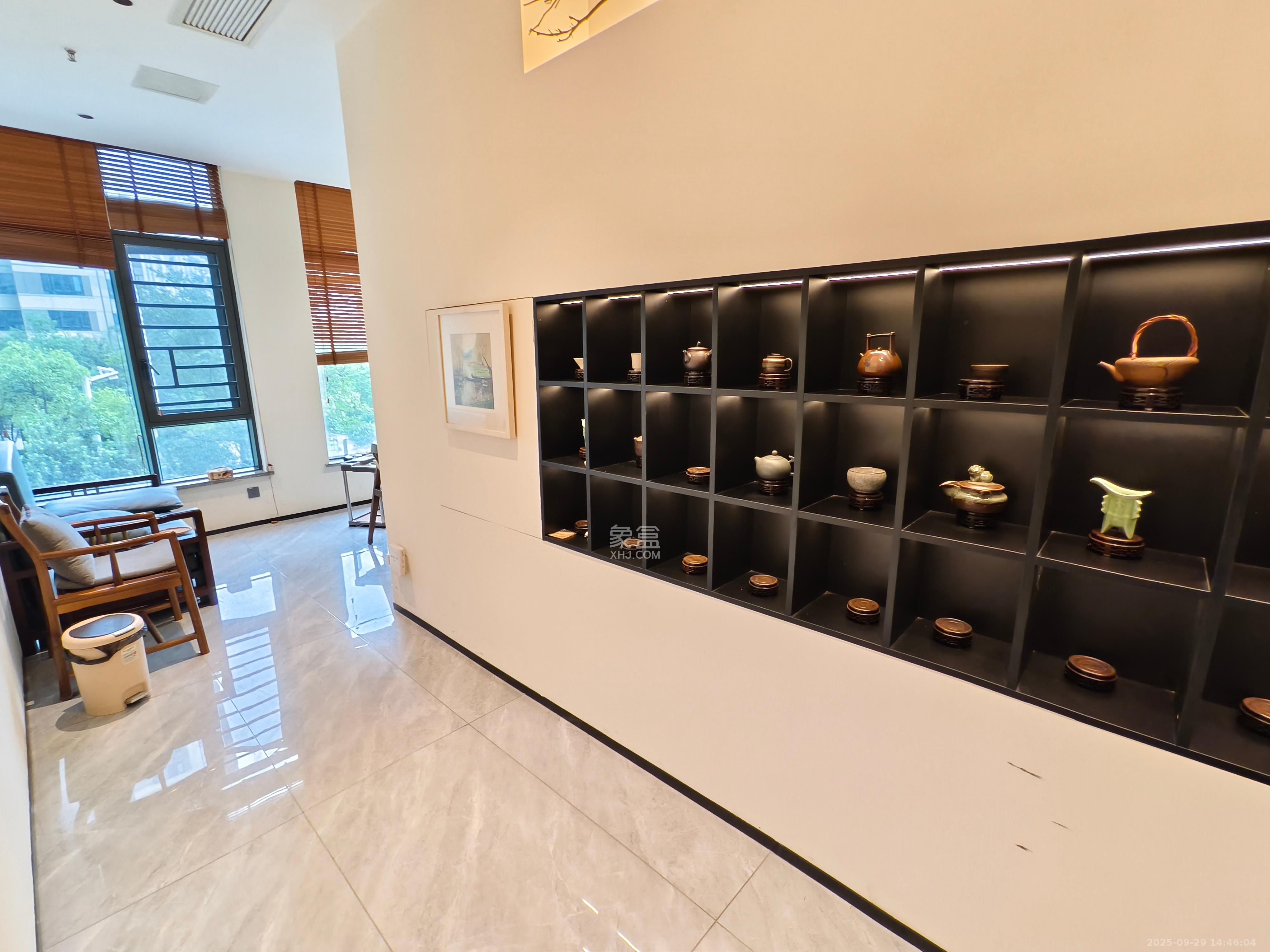 招商华发天汇   97.61㎡      9500.0元/月室内图