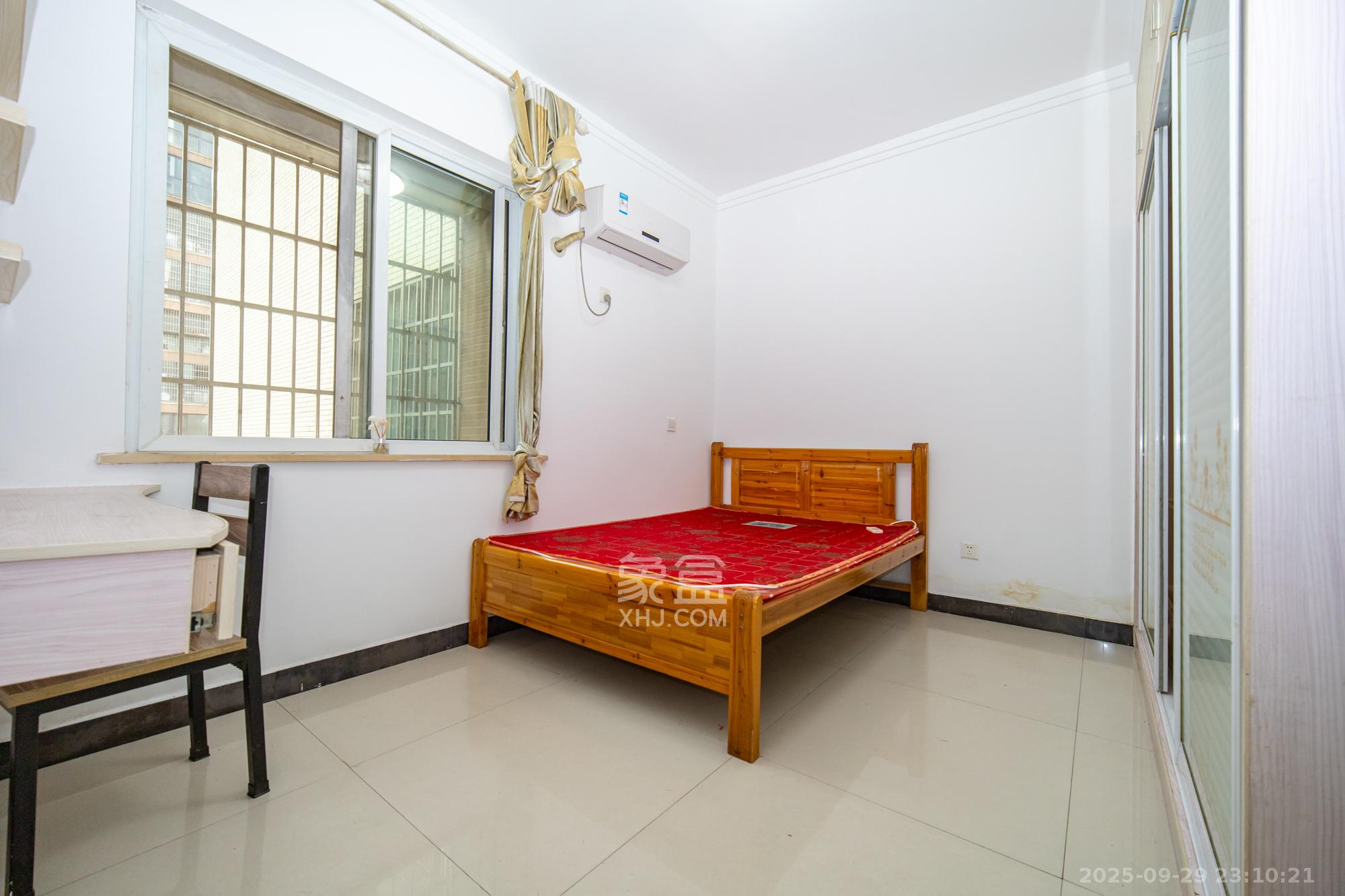 楚天世纪城东苑 2室2厅1卫 49.5万 楚天世纪城东苑 2室2厅1卫 49.5万卧室