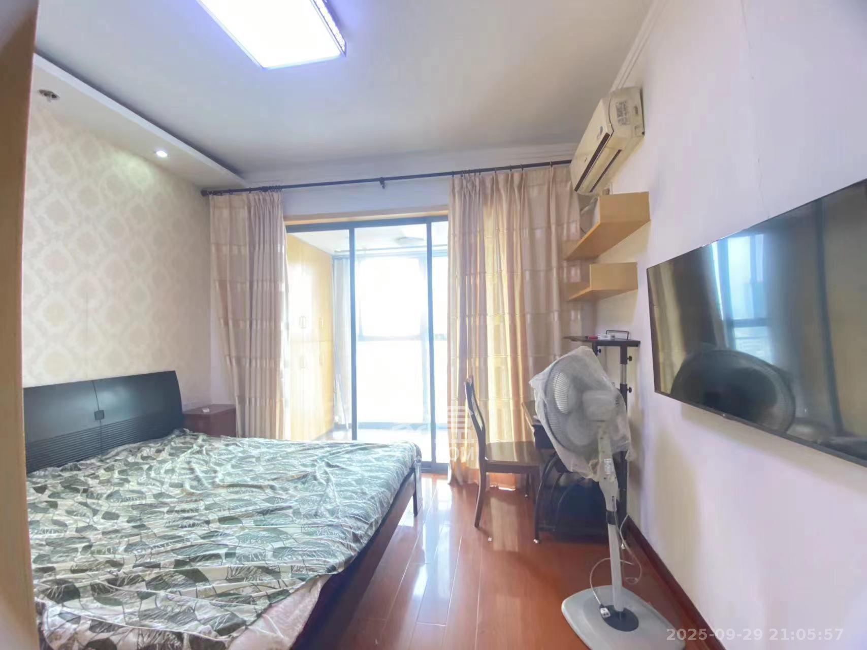 银港水晶城  3室2厅2卫    2600.0元/月室内图