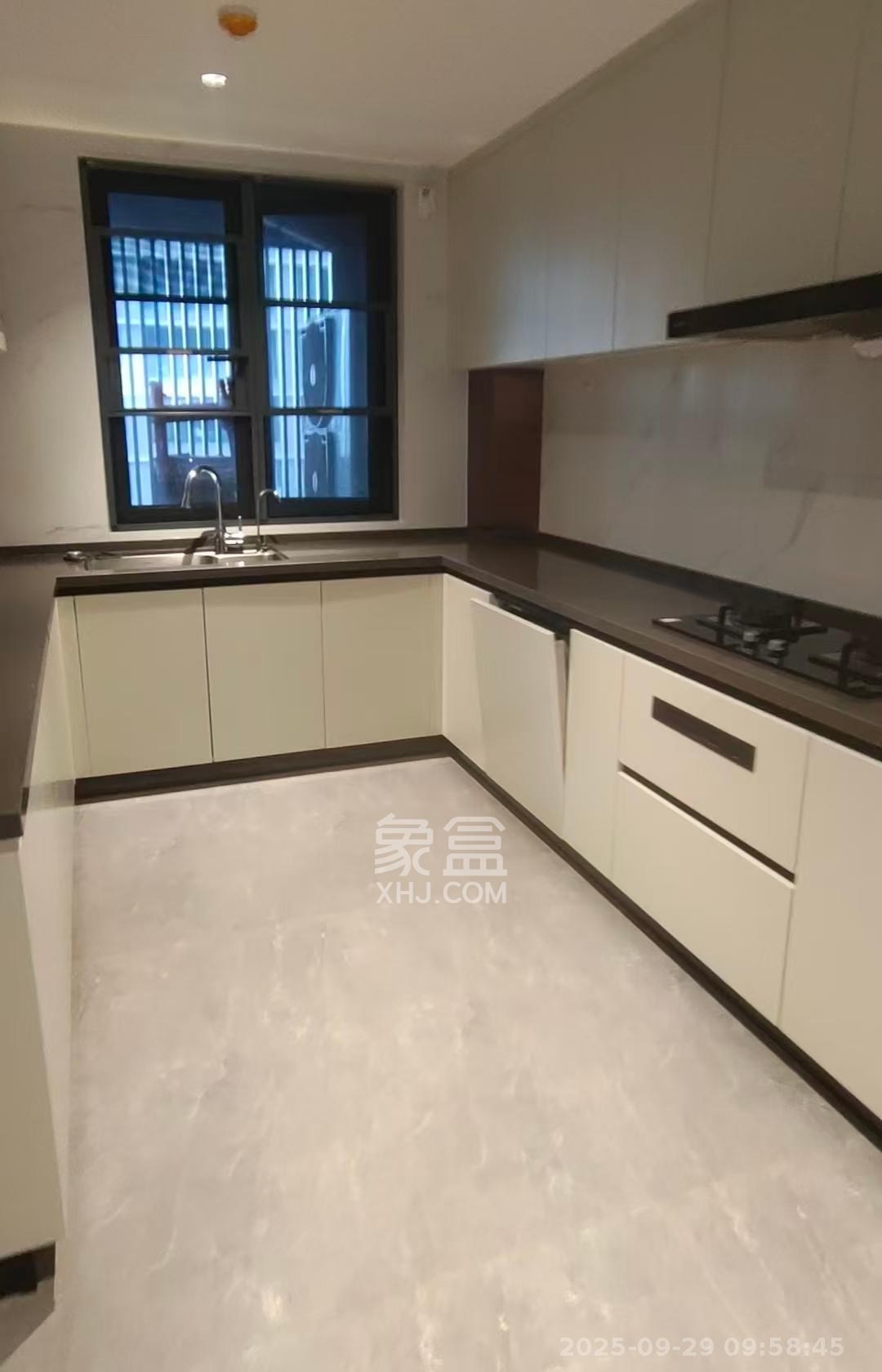 长沙悦府（华润万象城）  4室2厅2卫   15200.00元/月室内图