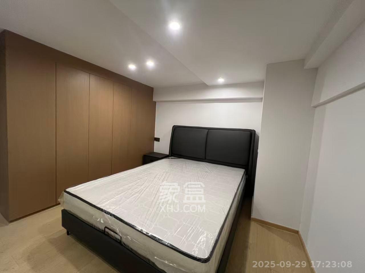 绿地商务广场  1室1厅1卫   1800.00元/月室内图