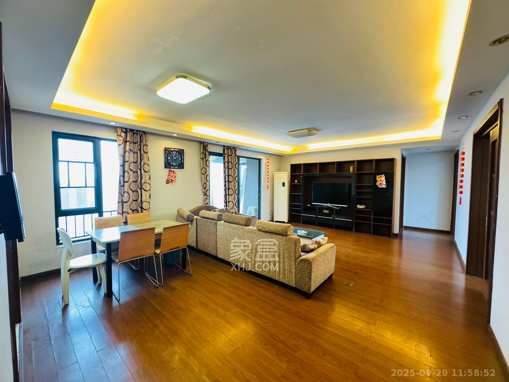 万科金域华府三四期 4室2厅2卫 3000.0元/月 万科金域华府三四期 4室2厅2卫 3000.0元/月室内图