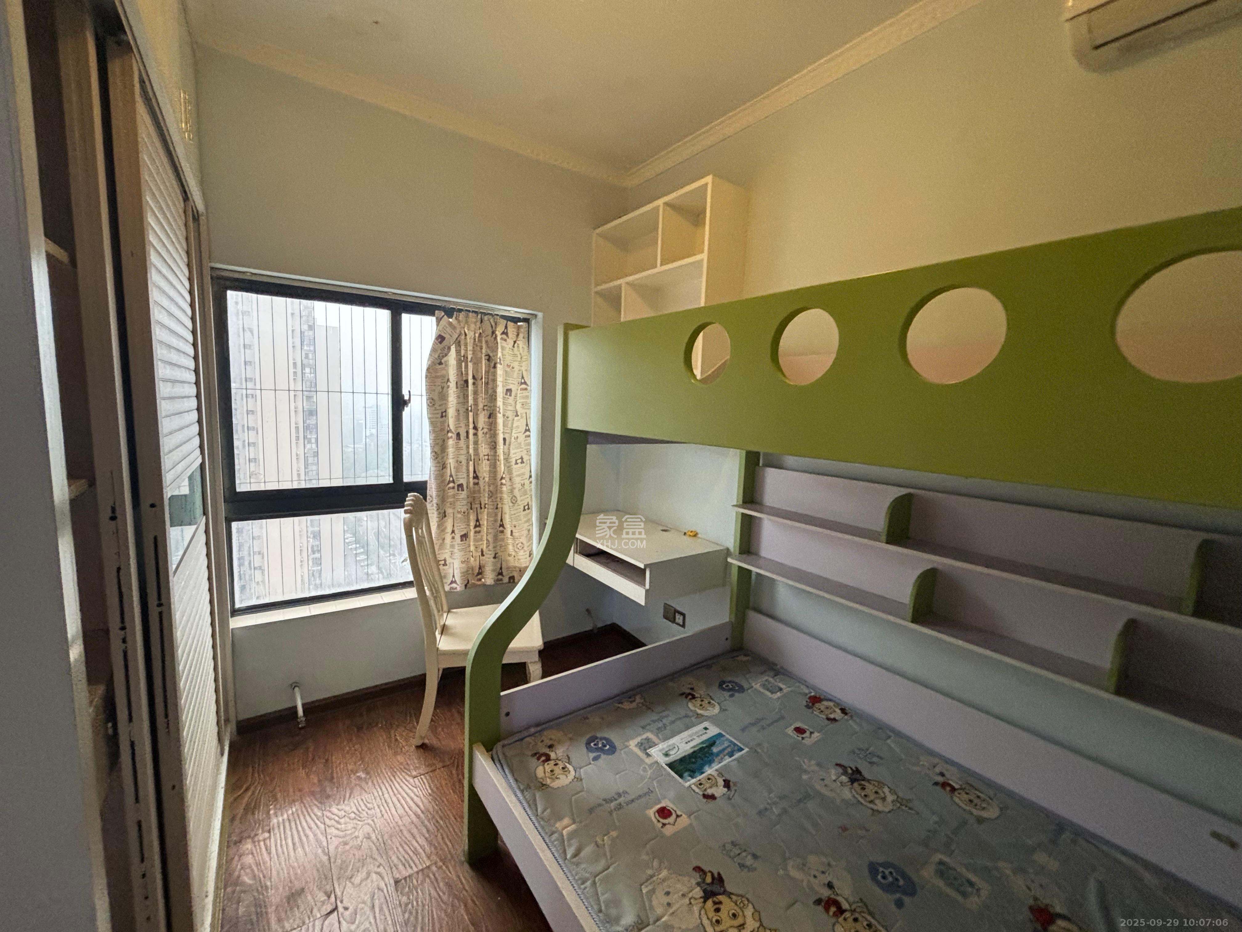 花样年华  3室2厅1卫    1400.0元/月室内图