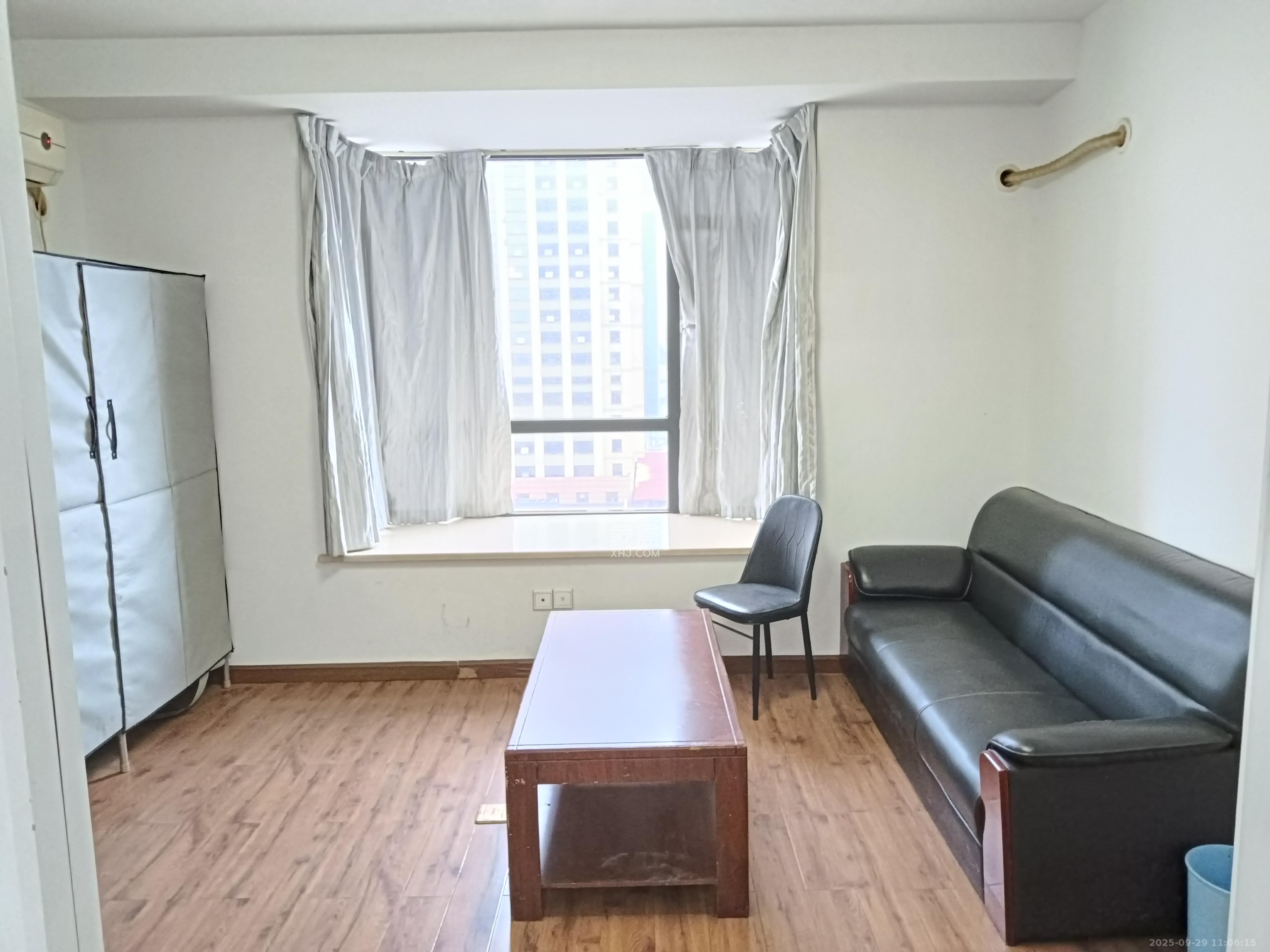 新时代广场 1室2厅1卫 3000.0元/月 新时代广场 1室2厅1卫 3000.0元/月室内图