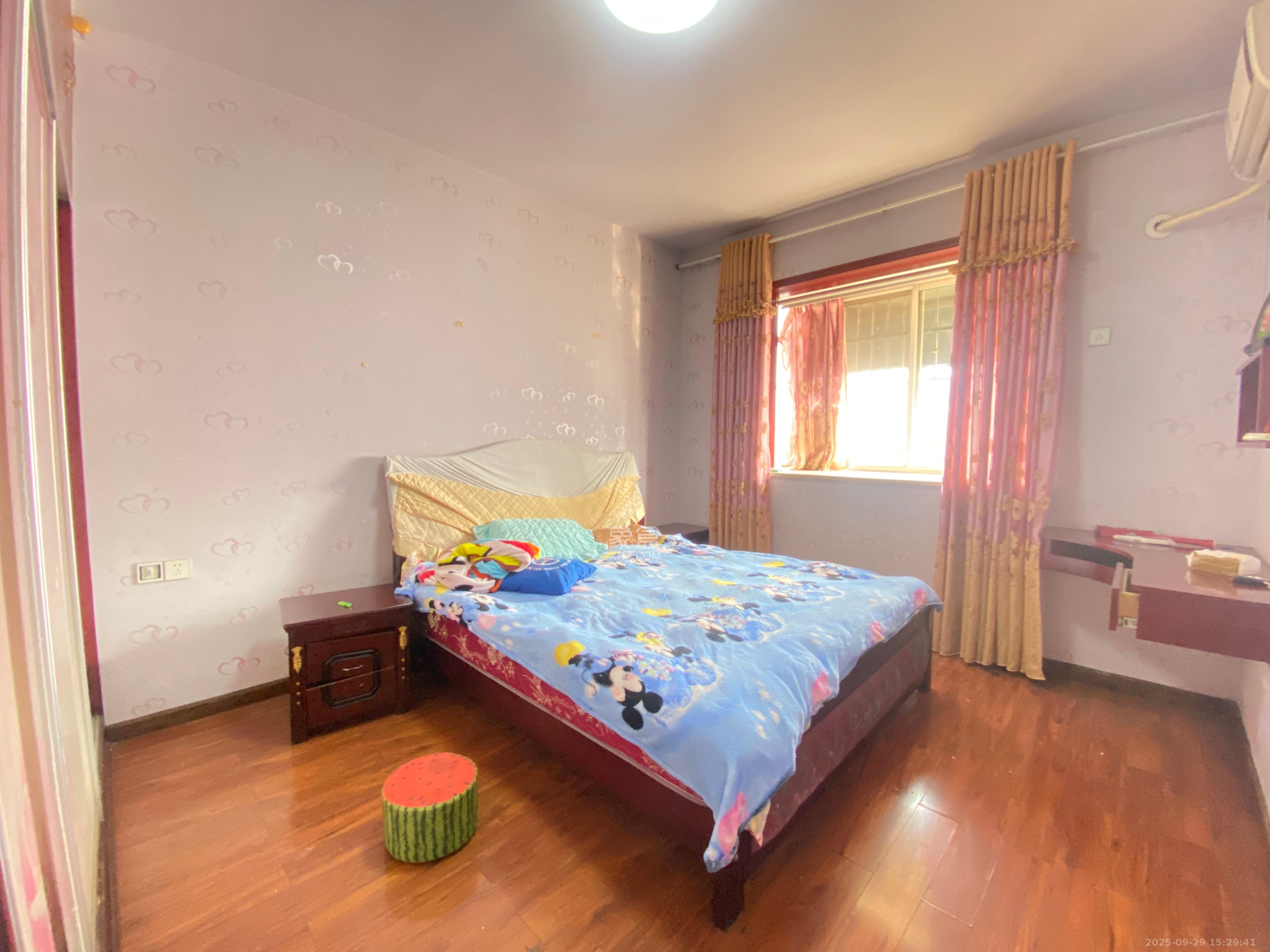 东城名苑 3室2厅2卫 1600.0元/月 东城名苑 3室2厅2卫 1600.0元/月室内图