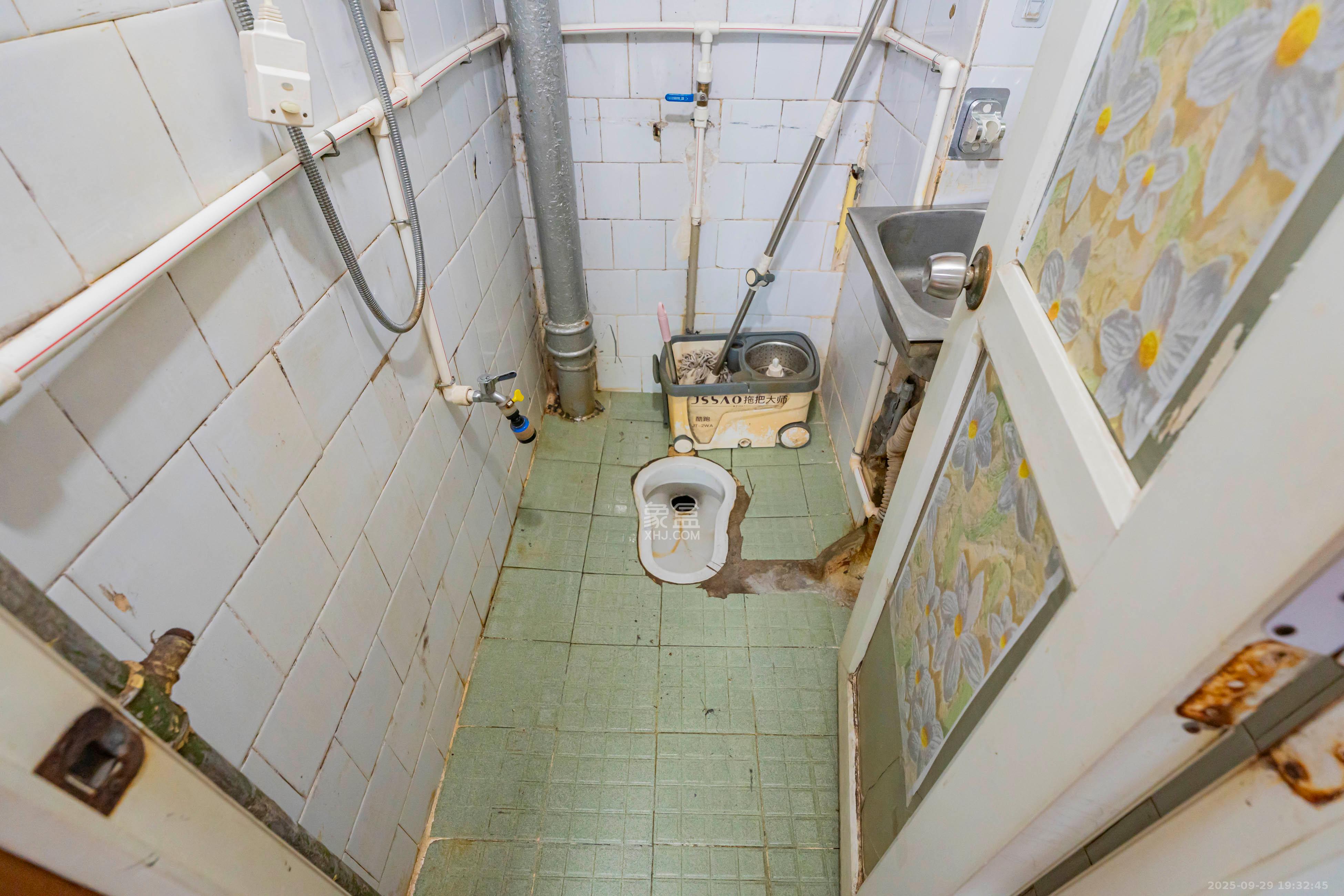 北桥新村 2室1厅1卫 45.0万 北桥新村 2室1厅1卫 45.0万卫生间