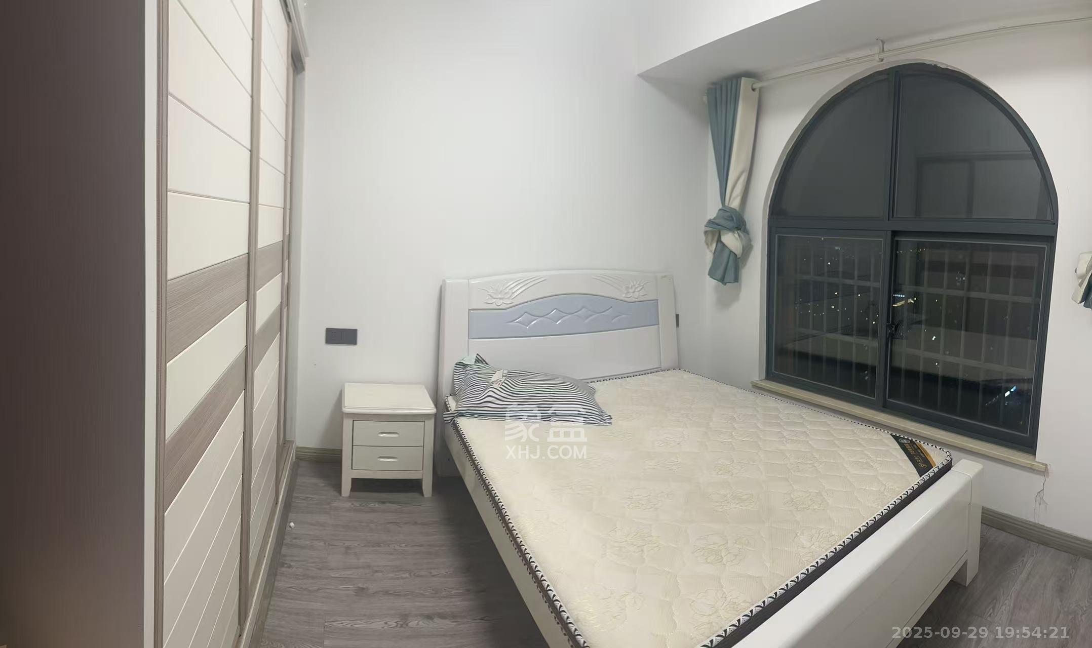 海德公园 3室2厅2卫 2000.0元/月 海德公园 3室2厅2卫 2000.0元/月室内图