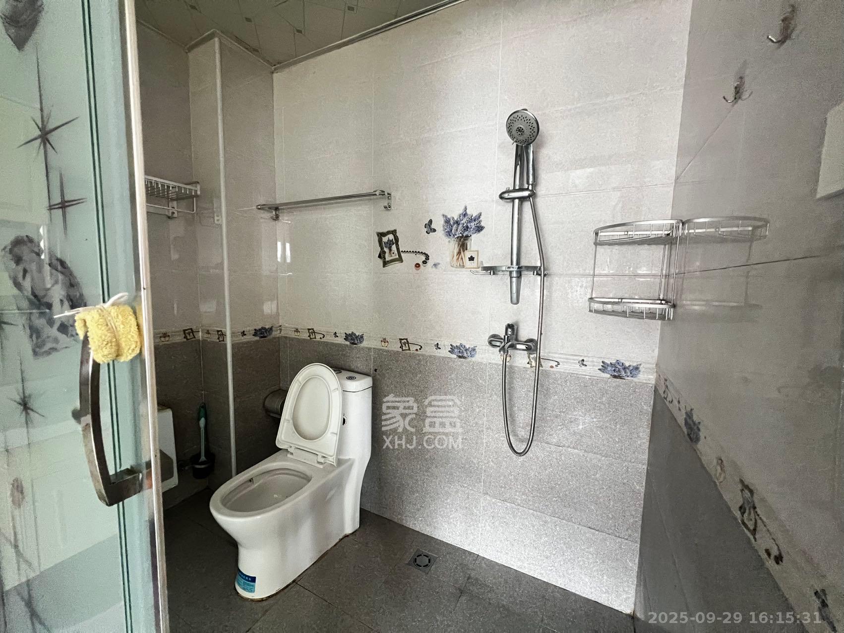 怡海星城 2室2厅1卫 1500.0元/月 怡海星城 2室2厅1卫 1500.0元/月室内图