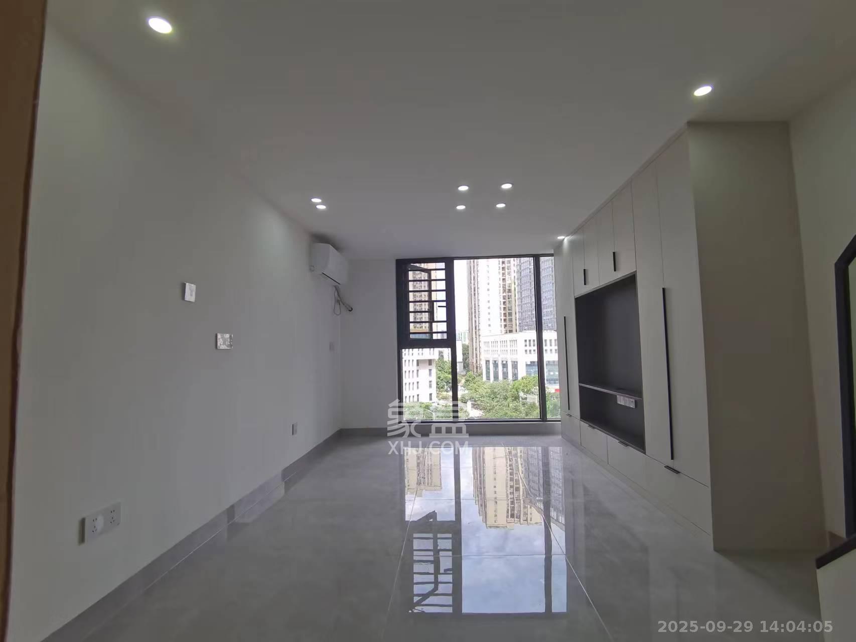 时代MOMA云PARK 2室1厅1卫 2400.0元/月 时代MOMA云PARK 2室1厅1卫 2400.0元/月室内图