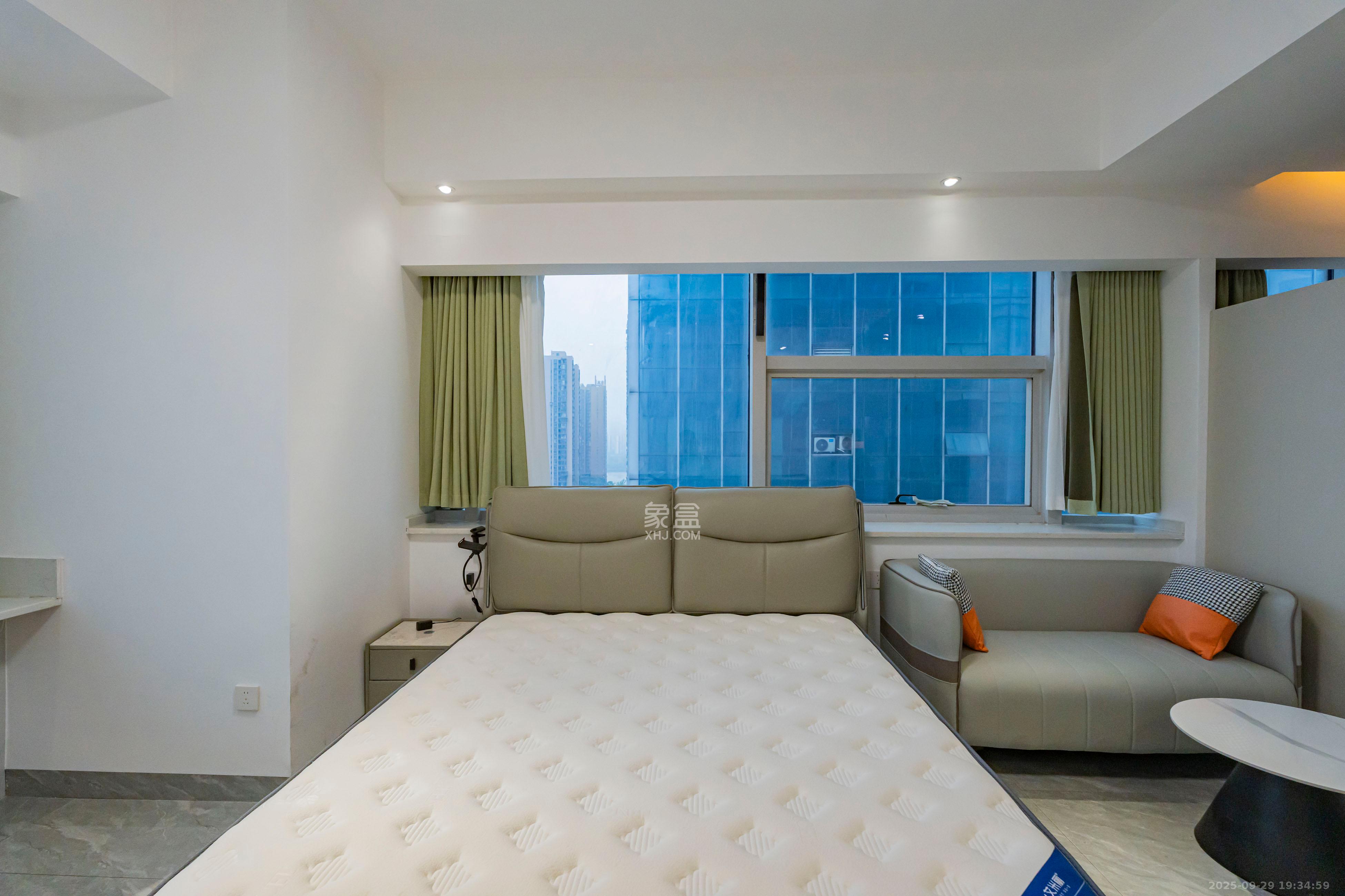 宇成开福广场 1室1厅1卫 45.0万 宇成开福广场 1室1厅1卫 45.0万卧室