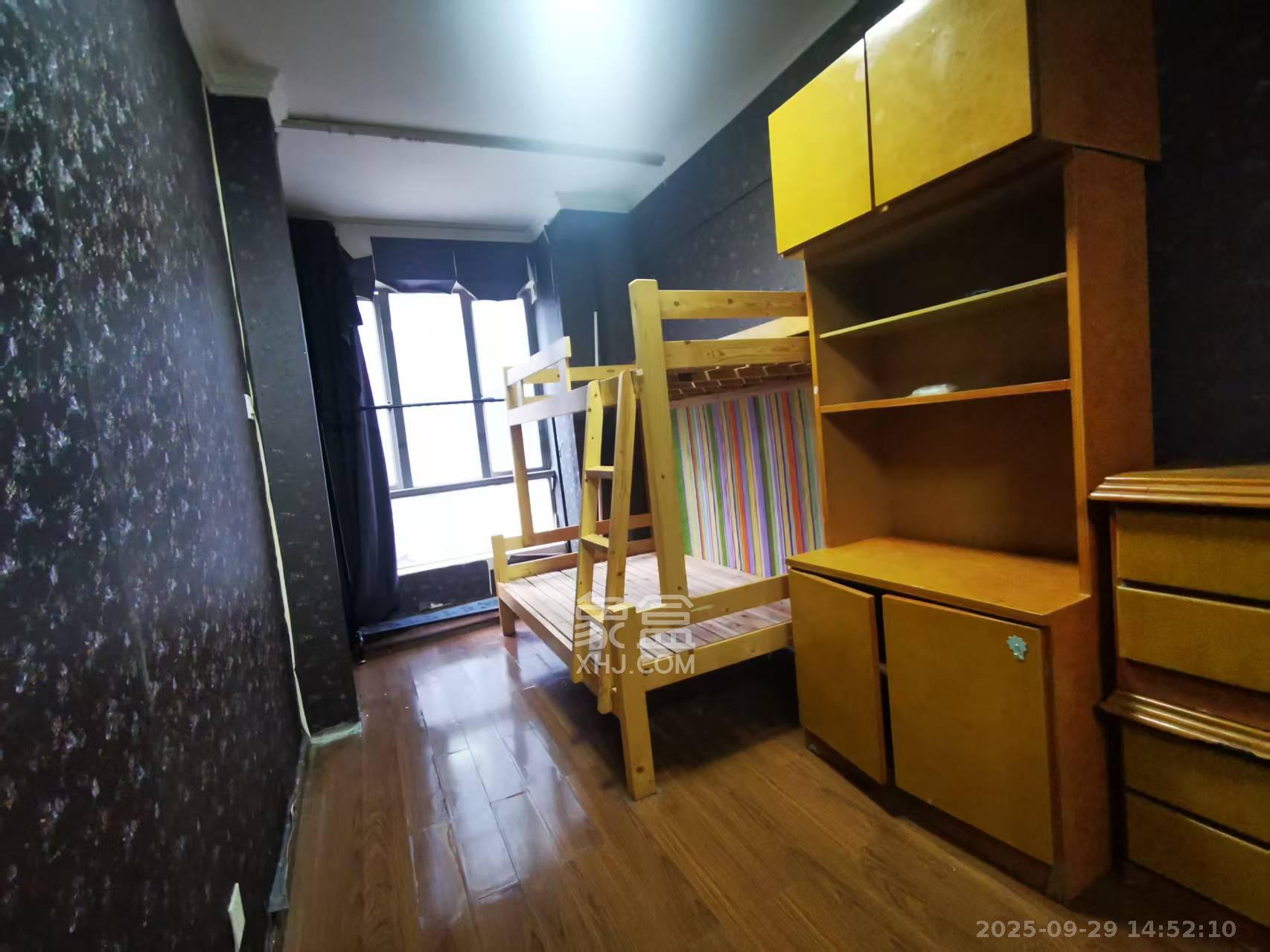 建鸿达华都(华都小户型及大华写字楼) 2室1厅1卫 2200.0元/月 建鸿达华都(华都小户型及大华写字楼) 2室1厅1卫 2200.0元/月室内图