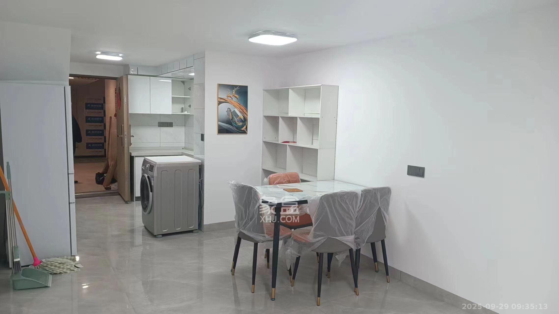 卓越江岸 1室1厅1卫 2400.0元/月 卓越江岸 1室1厅1卫 2400.0元/月室内图