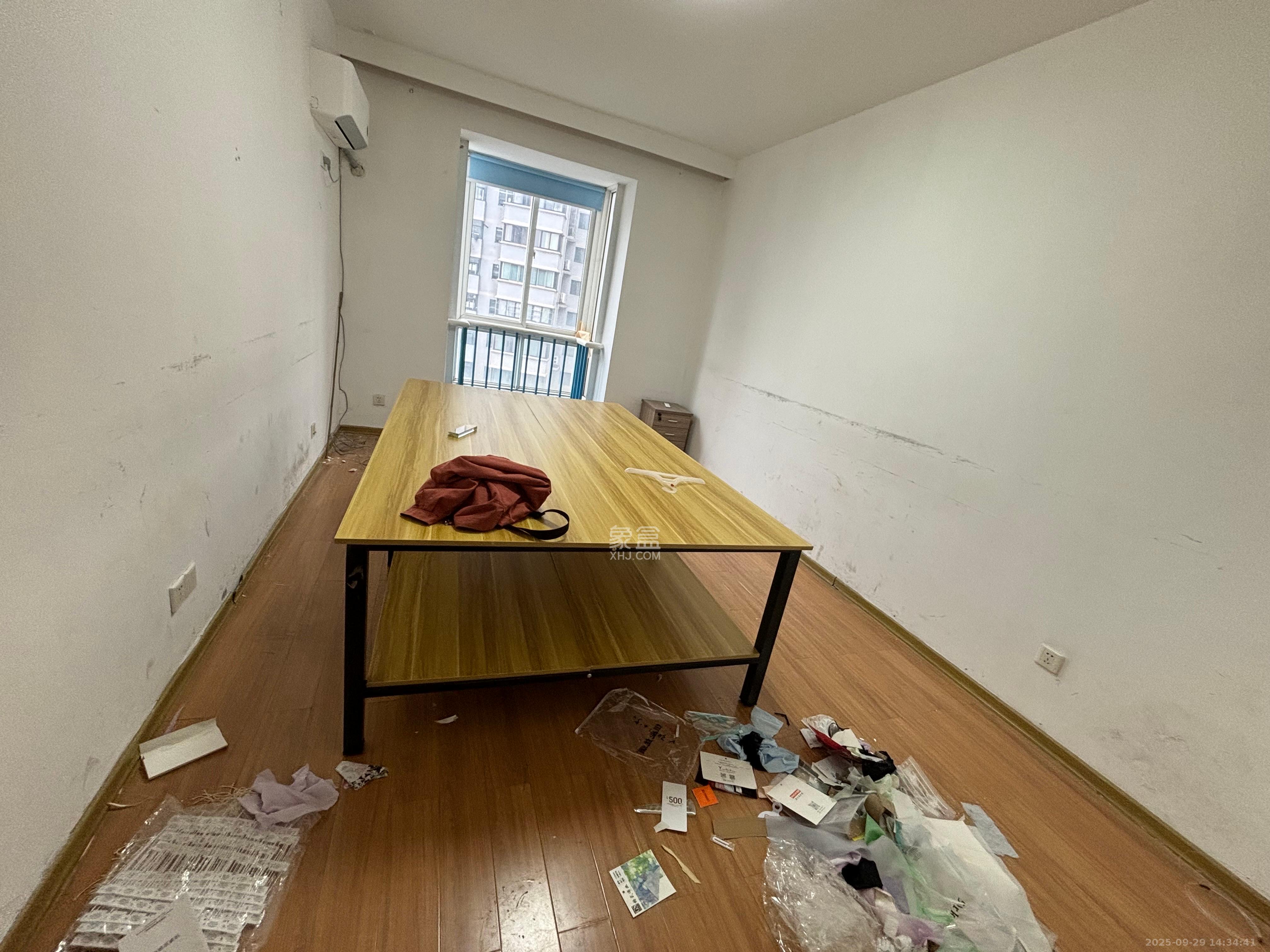 新世纪花苑 3室1厅1卫 3500.0元/月 新世纪花苑 3室1厅1卫 3500.0元/月室内图