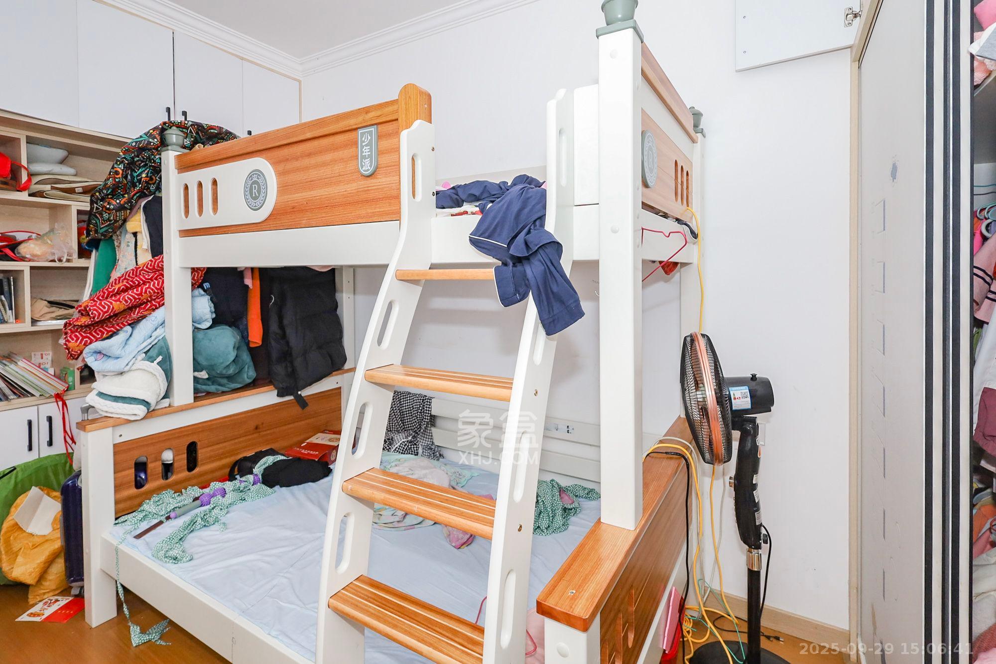 中铁西江悦一期  3室2厅2卫    3000.0元/月室内图