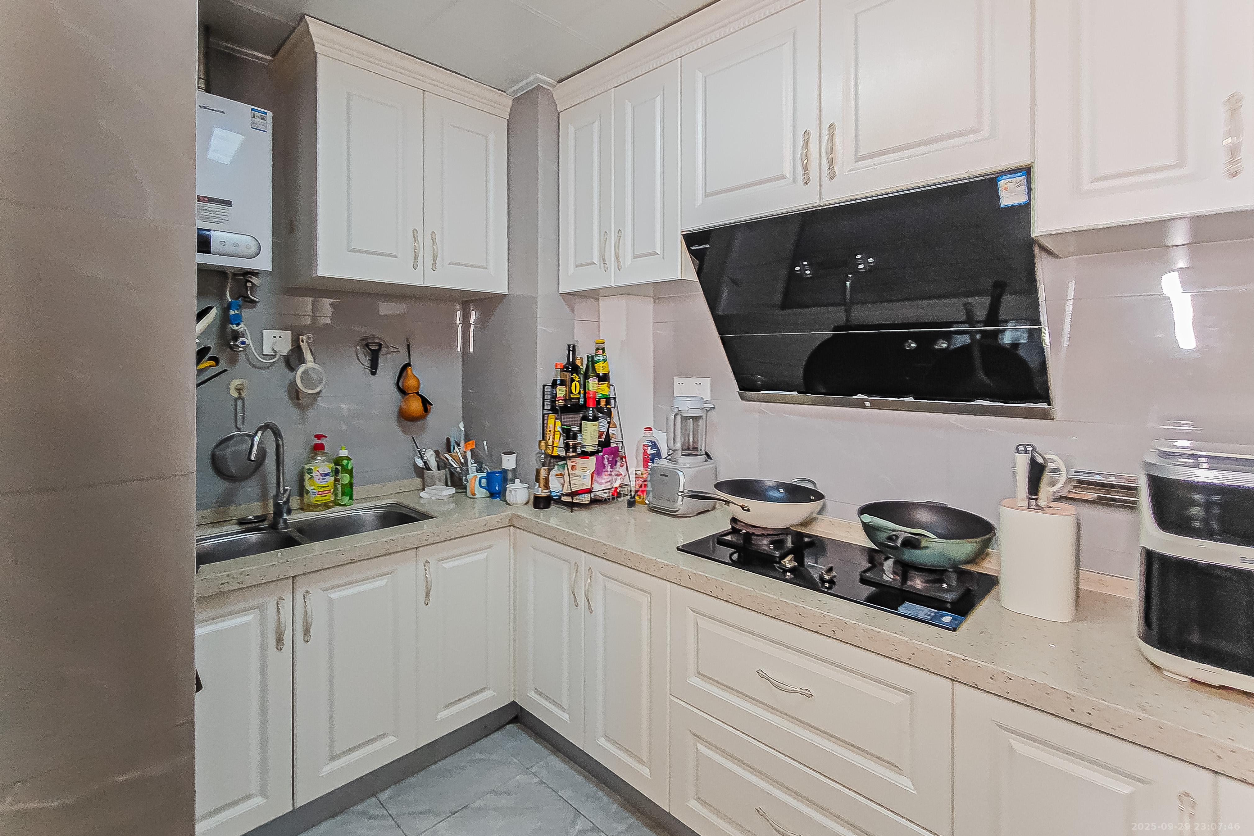 建发中央公园(建发美地) 3室2厅2卫 143.8万 建发中央公园(建发美地) 3室2厅2卫 143.8万厨房