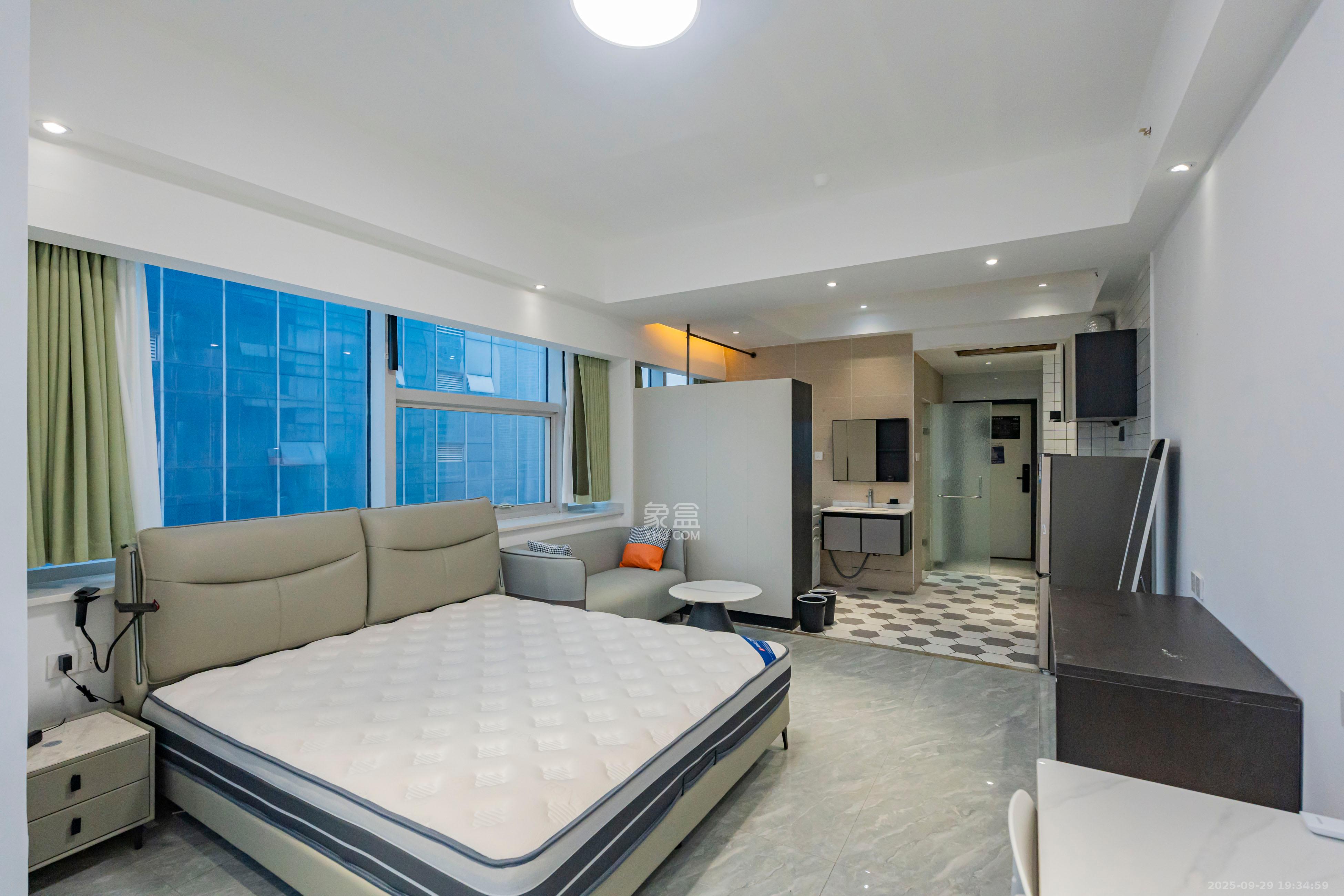 宇成开福广场 1室1厅1卫 45.0万 宇成开福广场 1室1厅1卫 45.0万卧室