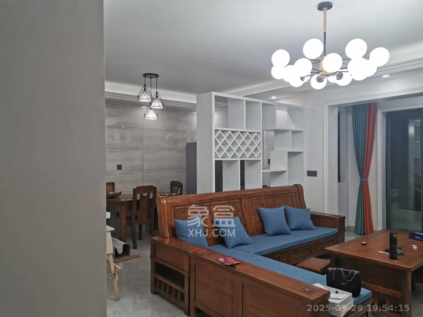 海德公园  3室2厅2卫    2000.0元/月