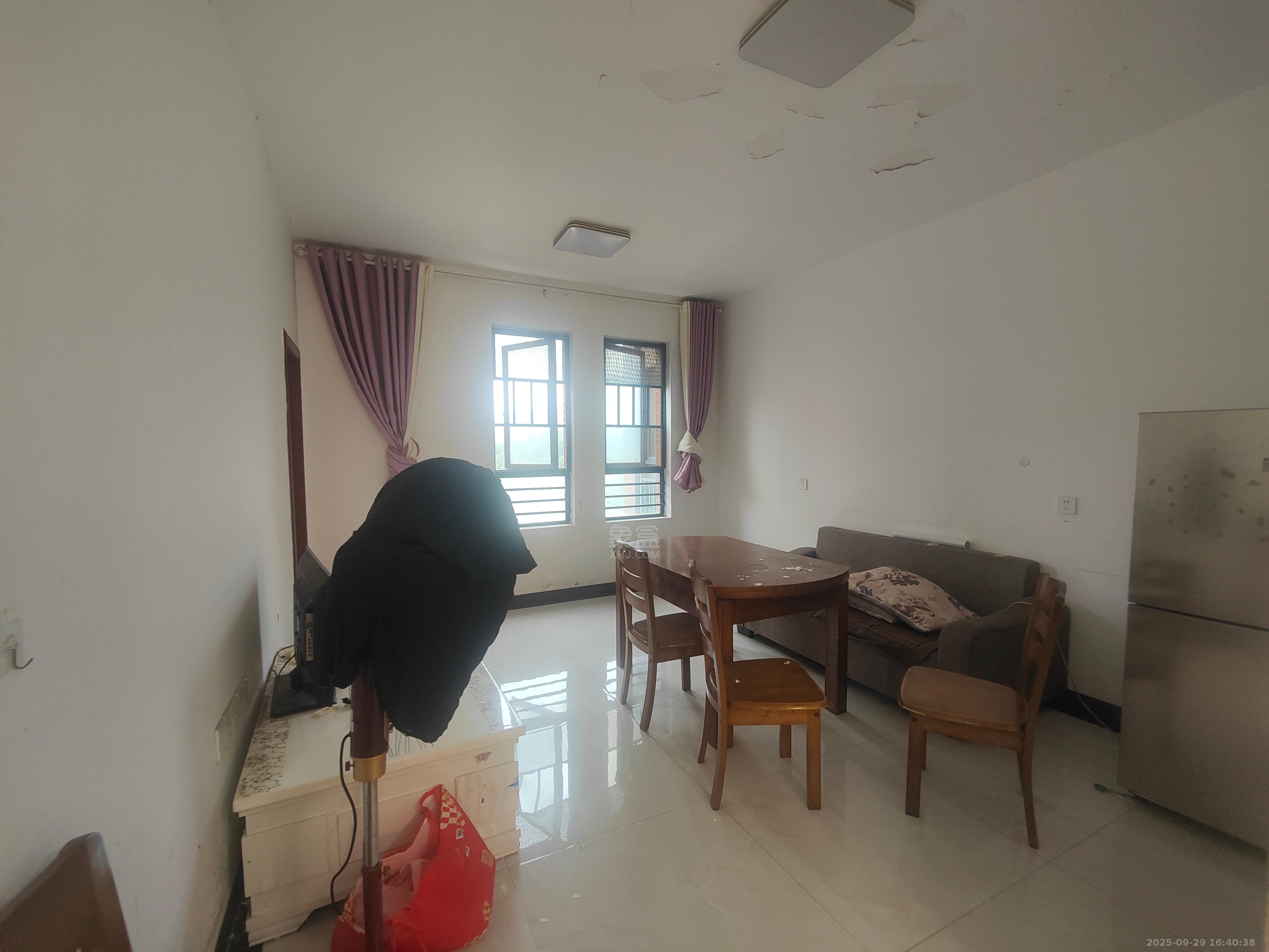 尚格名城香榭丽舍 3室2厅1卫 1200.0元/月 尚格名城香榭丽舍 3室2厅1卫 1200.0元/月室内图