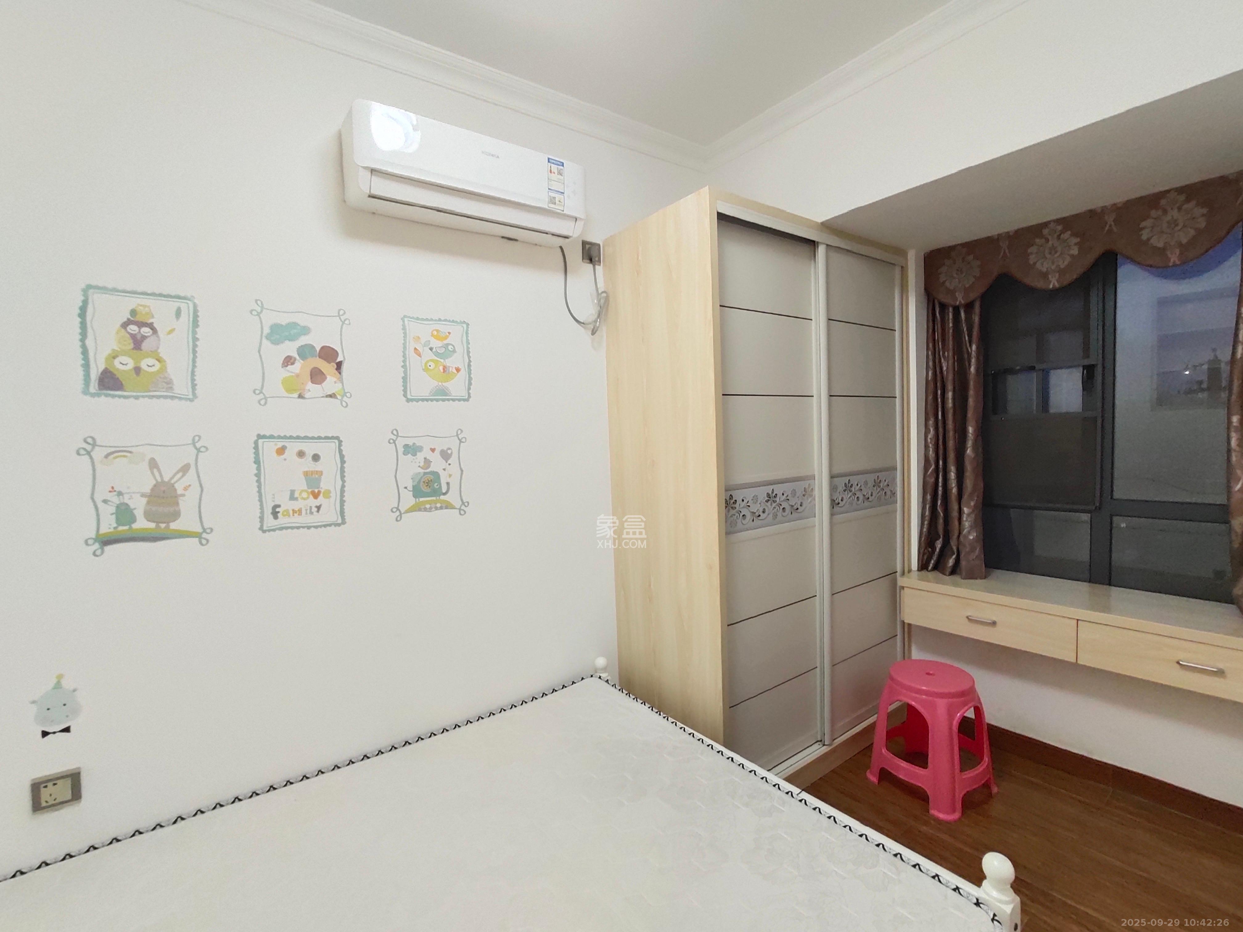 嘉宇盛世华章 3室2厅1卫 2700.0元/月 嘉宇盛世华章 3室2厅1卫 2700.0元/月室内图