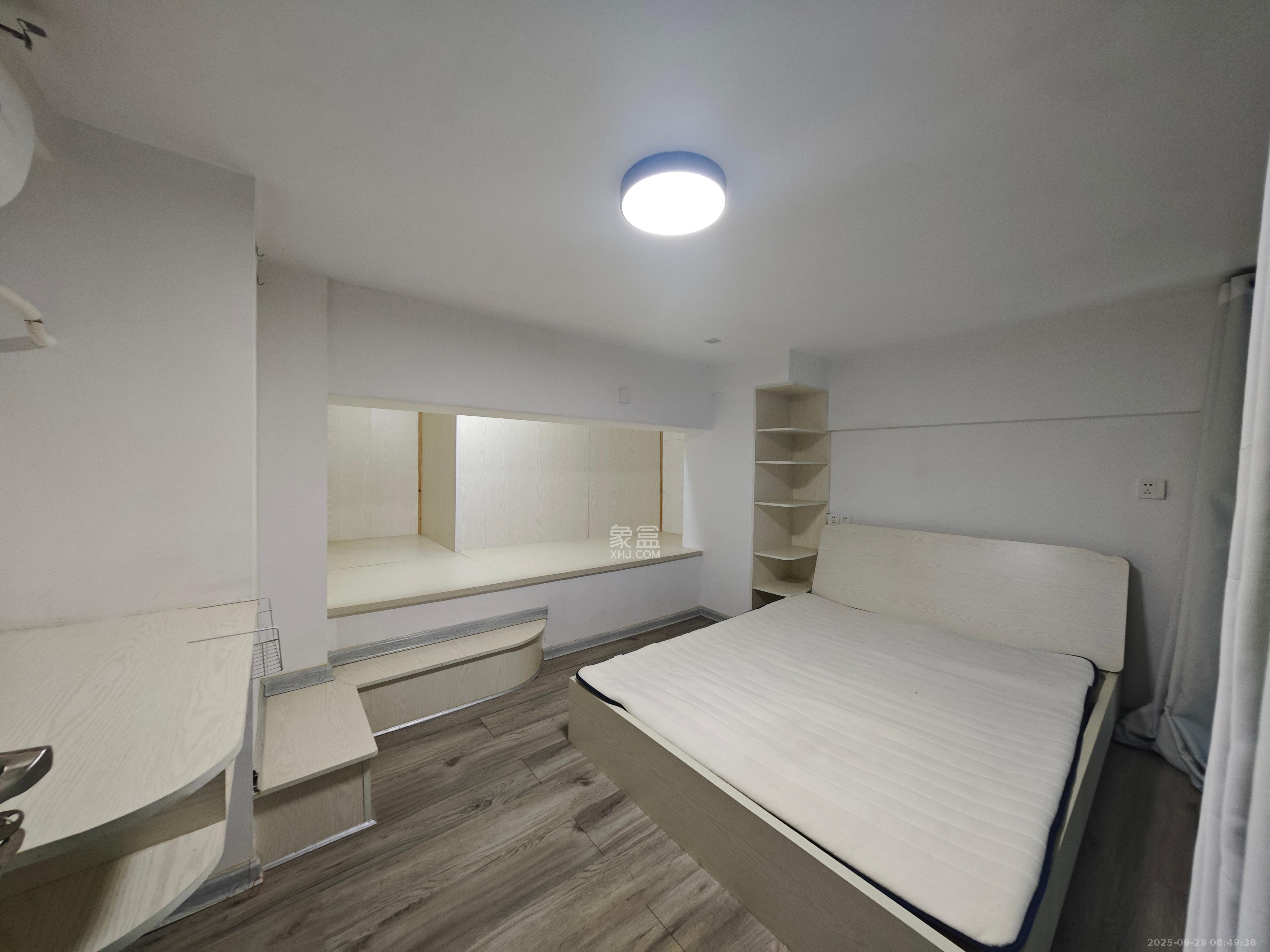 藏珑湖上公馆 2室1厅1卫 2300.0元/月 藏珑湖上公馆 2室1厅1卫 2300.0元/月室内图