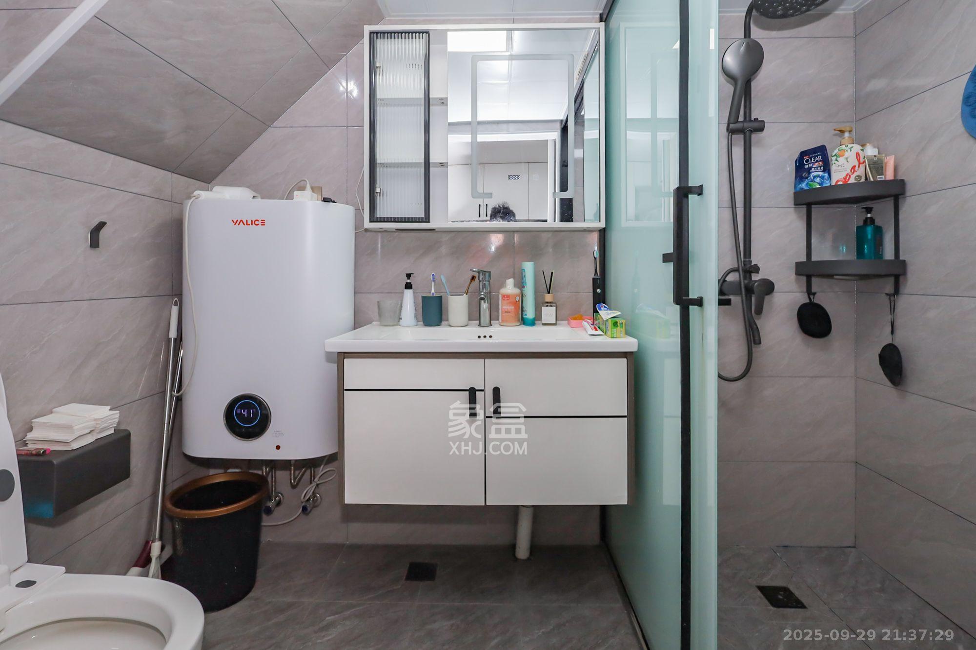 保利天禧EF区  2室1厅1卫    2600.0元/月 保利天禧EF区  2室1厅1卫    2600.0元/月室内图