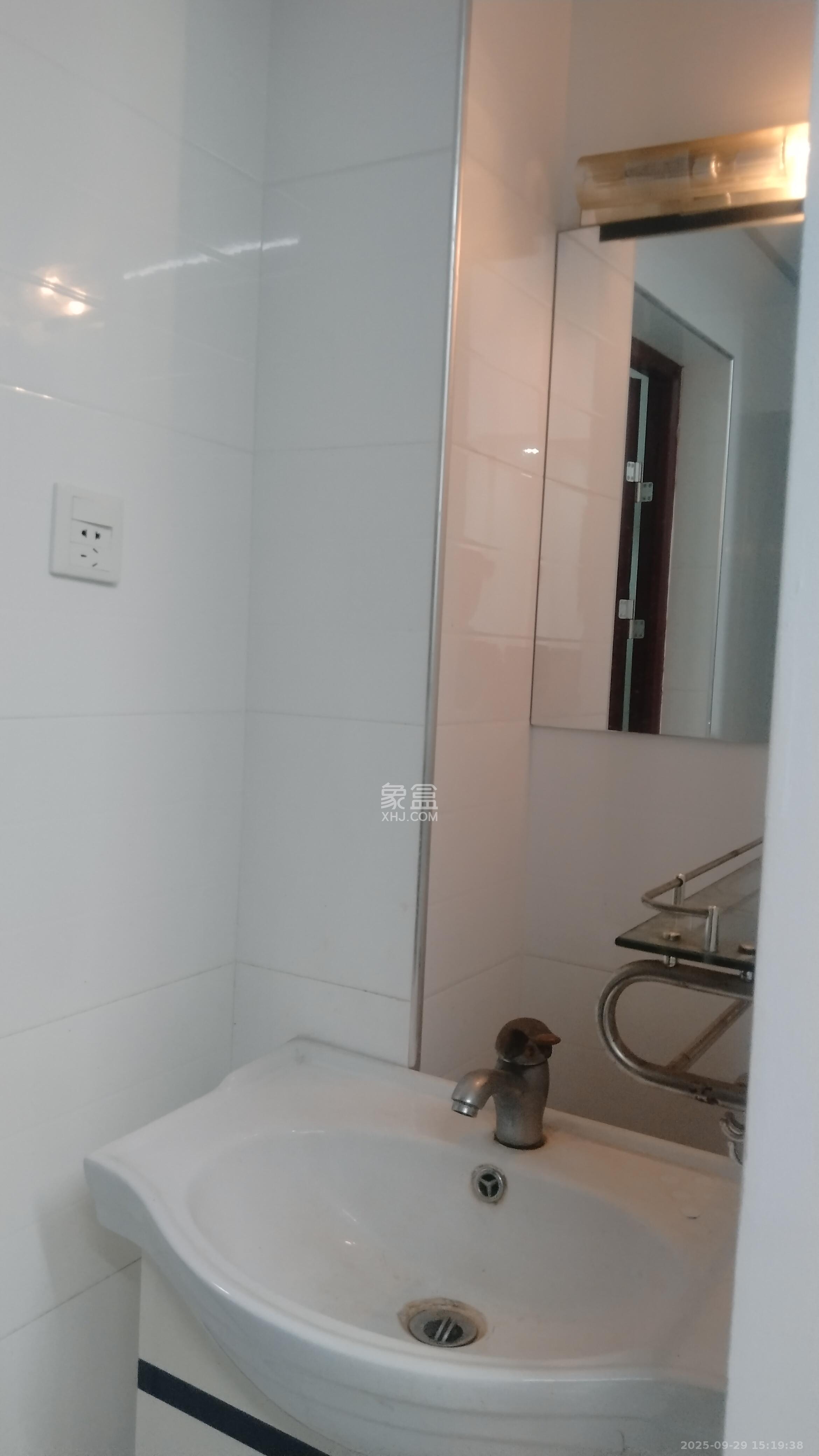 湘府9号 2室1厅1卫 2000.0元/月 湘府9号 2室1厅1卫 2000.0元/月室内图