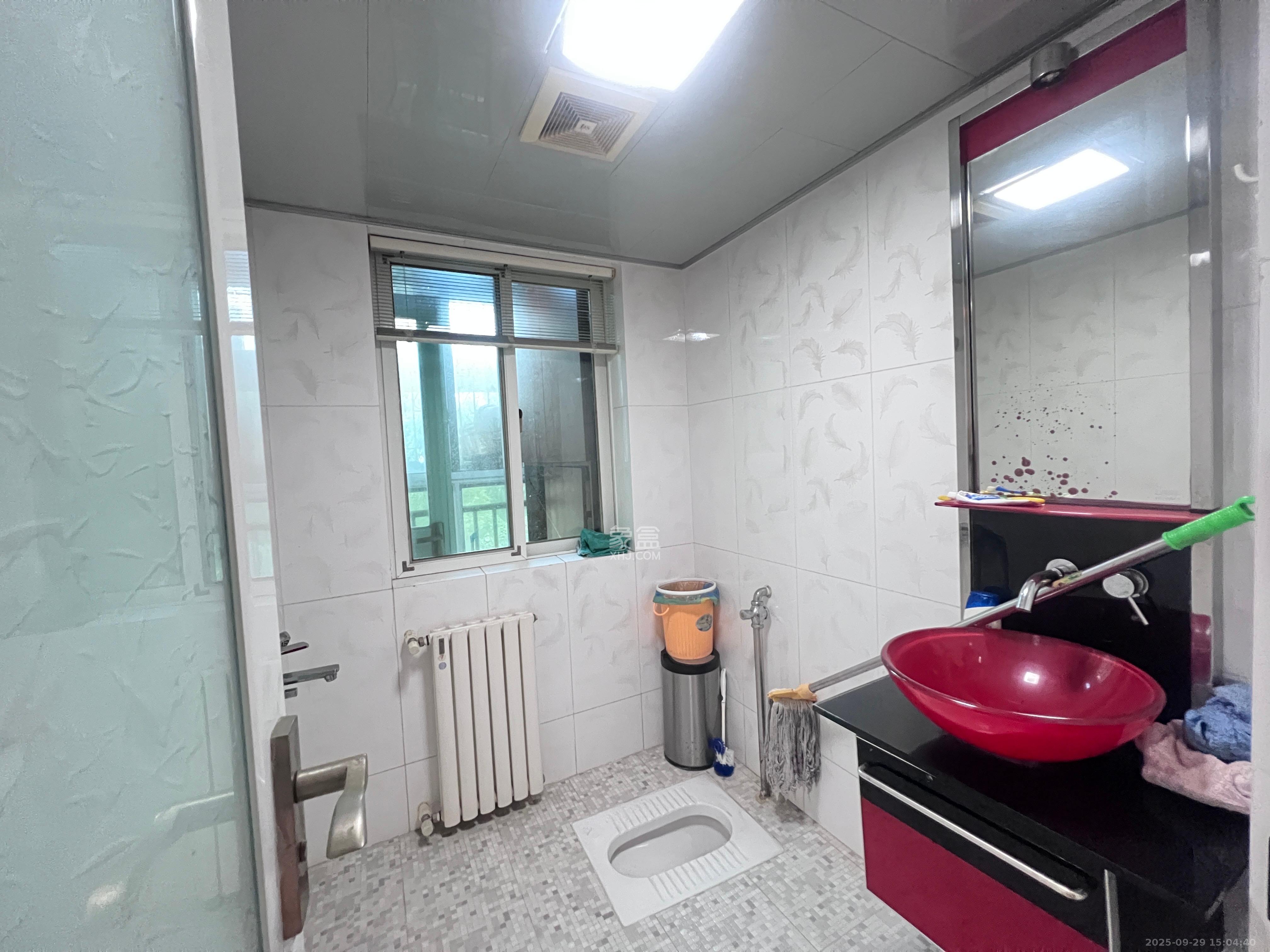 雅林园 4室2厅2卫 4000.0元/月 雅林园 4室2厅2卫 4000.0元/月室内图