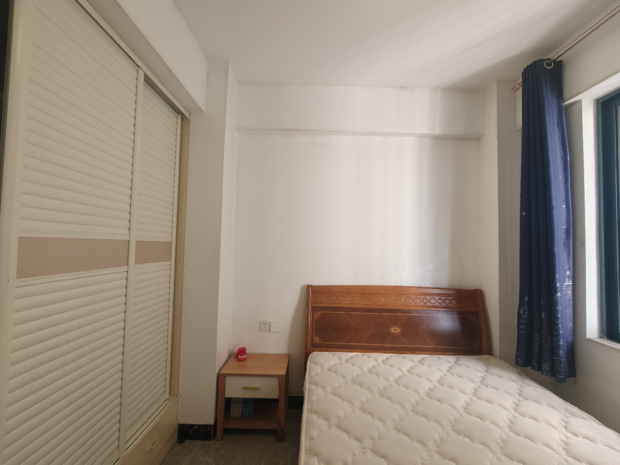 秀山观海苑 2室2厅1卫 2400.0元/月 秀山观海苑 2室2厅1卫 2400.0元/月室内图