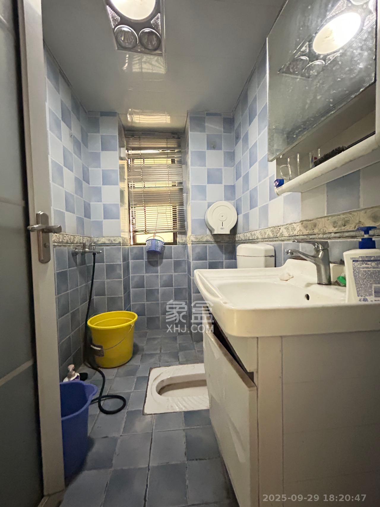 馨域公寓 3室2厅1卫 3700.0元/月 馨域公寓 3室2厅1卫 3700.0元/月室内图