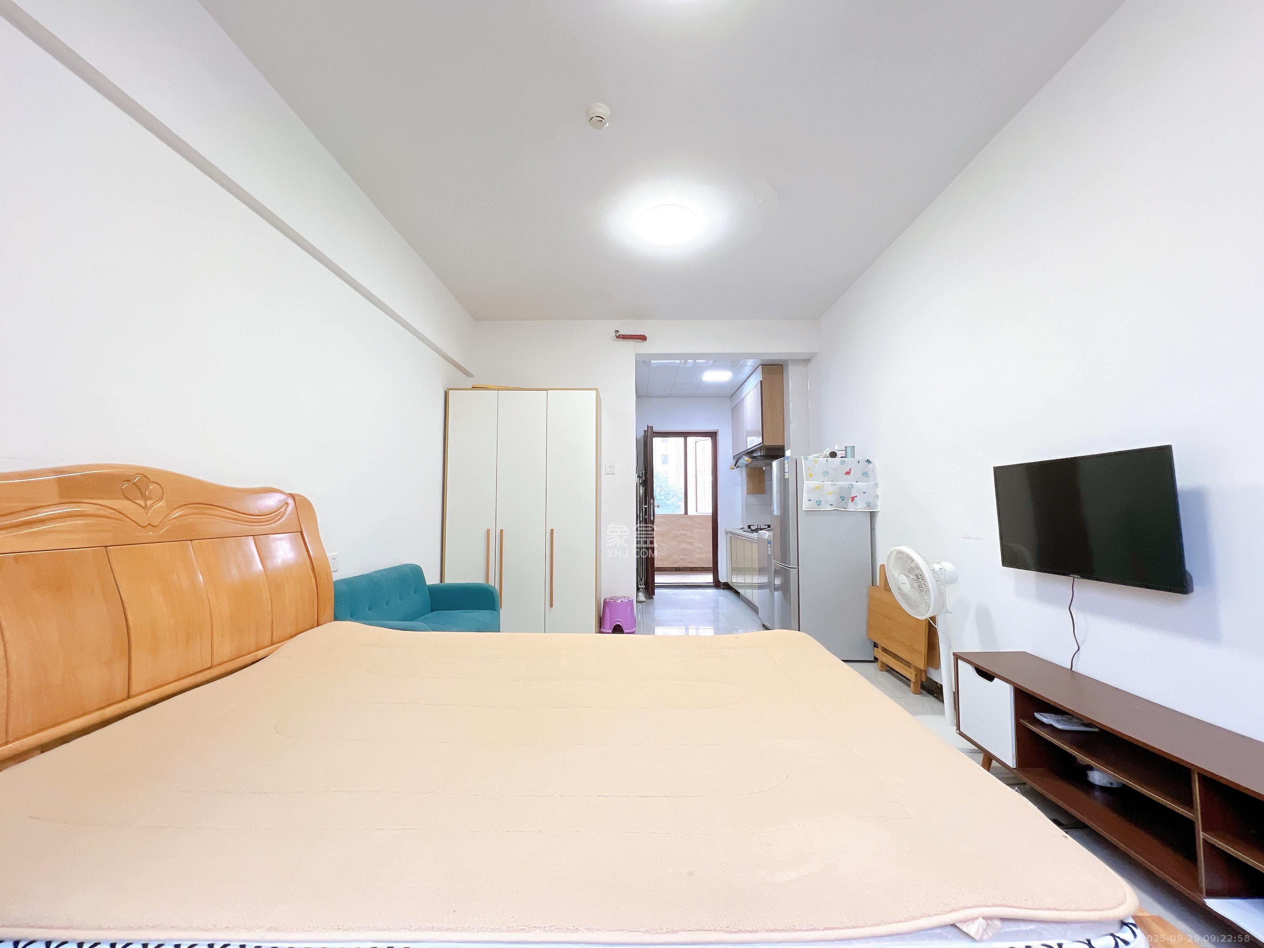 上园商住小区  1室1厅1卫    1500.0元/月室内图