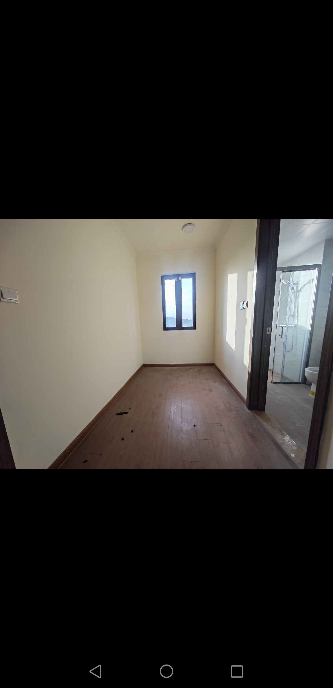 碧桂园豪园  4室2厅2卫    1500.0元/月室内图