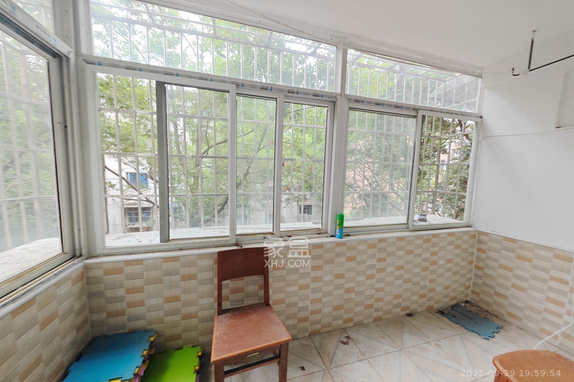 桂花二村 2室2厅1卫 38.0万 桂花二村 2室2厅1卫 38.0万阳台