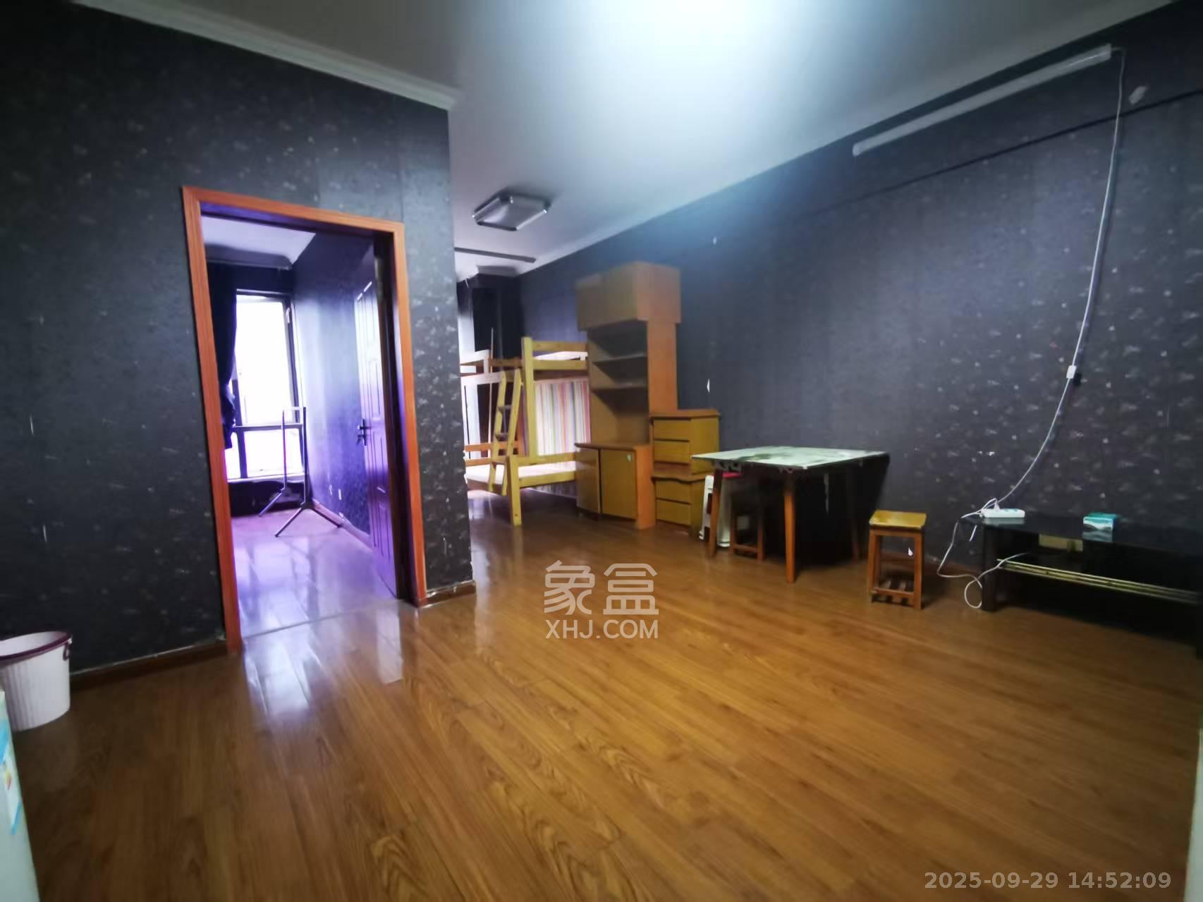 建鸿达华都（华都小户型及大华写字楼）  2室1厅1卫   2200.00元/月