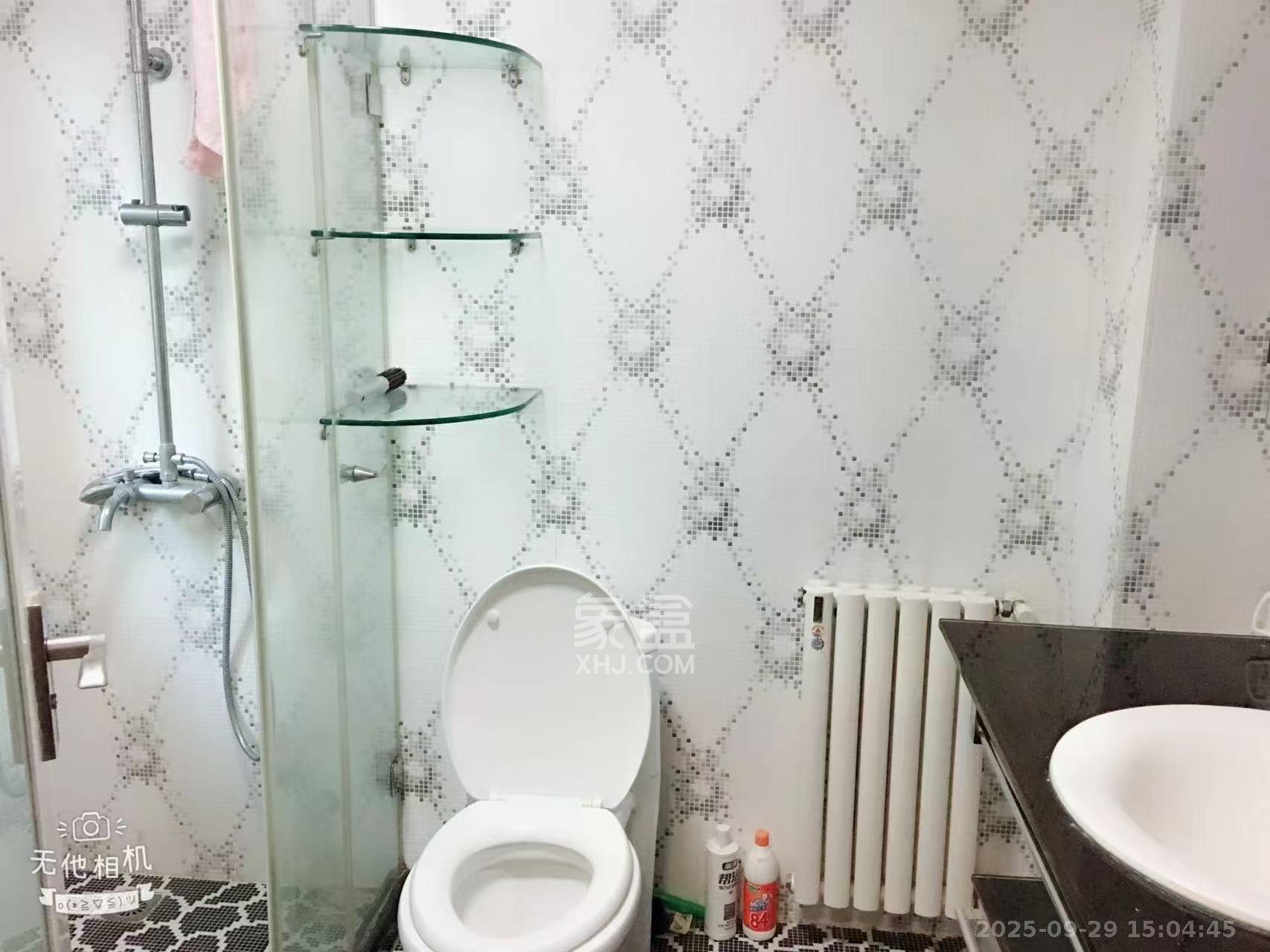 雅林园 4室2厅2卫 4000.0元/月 雅林园 4室2厅2卫 4000.0元/月室内图