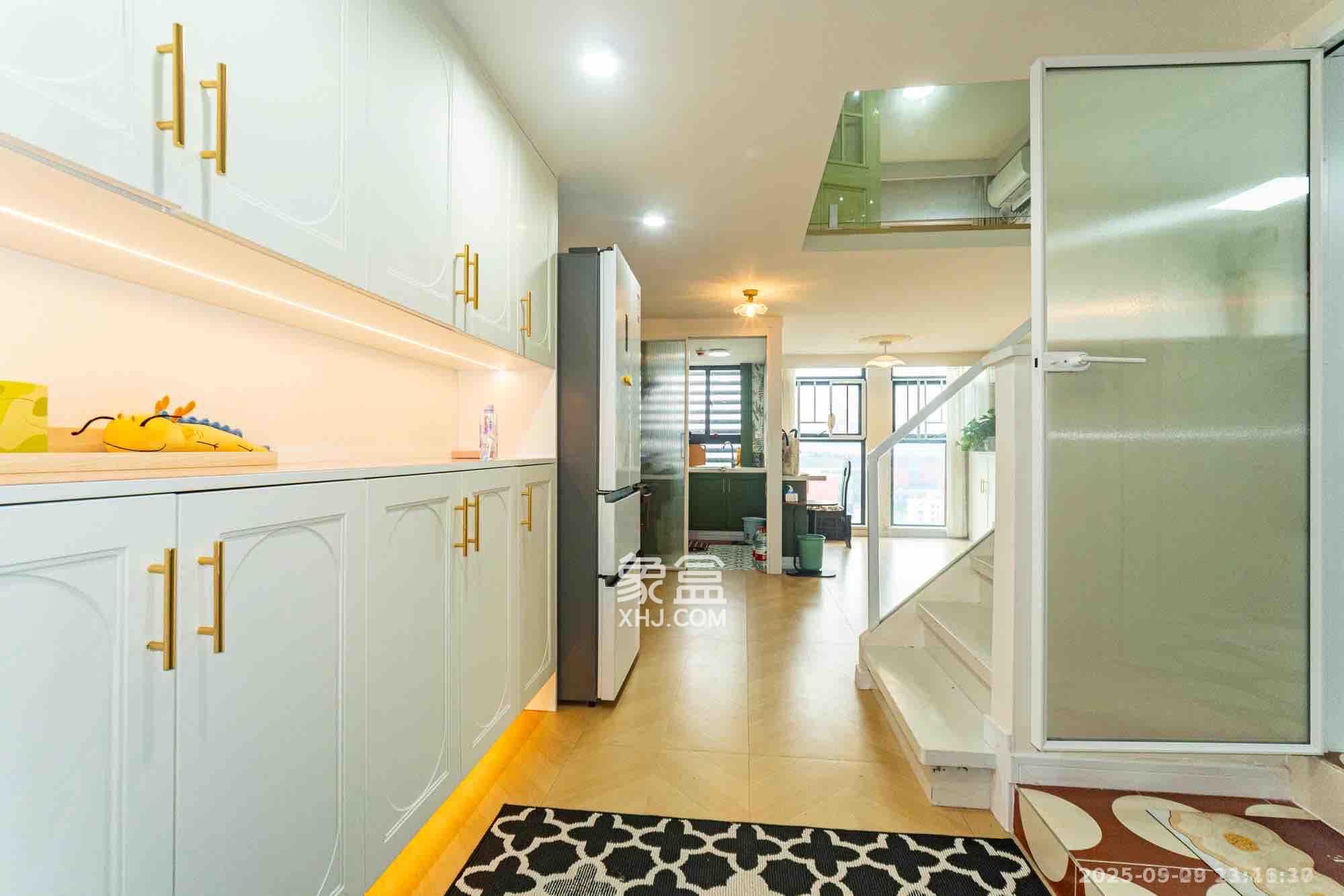 九玺铭城(九玺华府) 2室2厅1卫 2600.0元/月 九玺铭城(九玺华府) 2室2厅1卫 2600.0元/月室内图