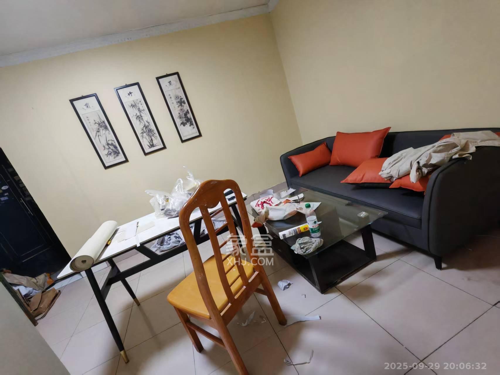 红旗区三片 2室1厅1卫 1400.0元/月 红旗区三片 2室1厅1卫 1400.0元/月室内图