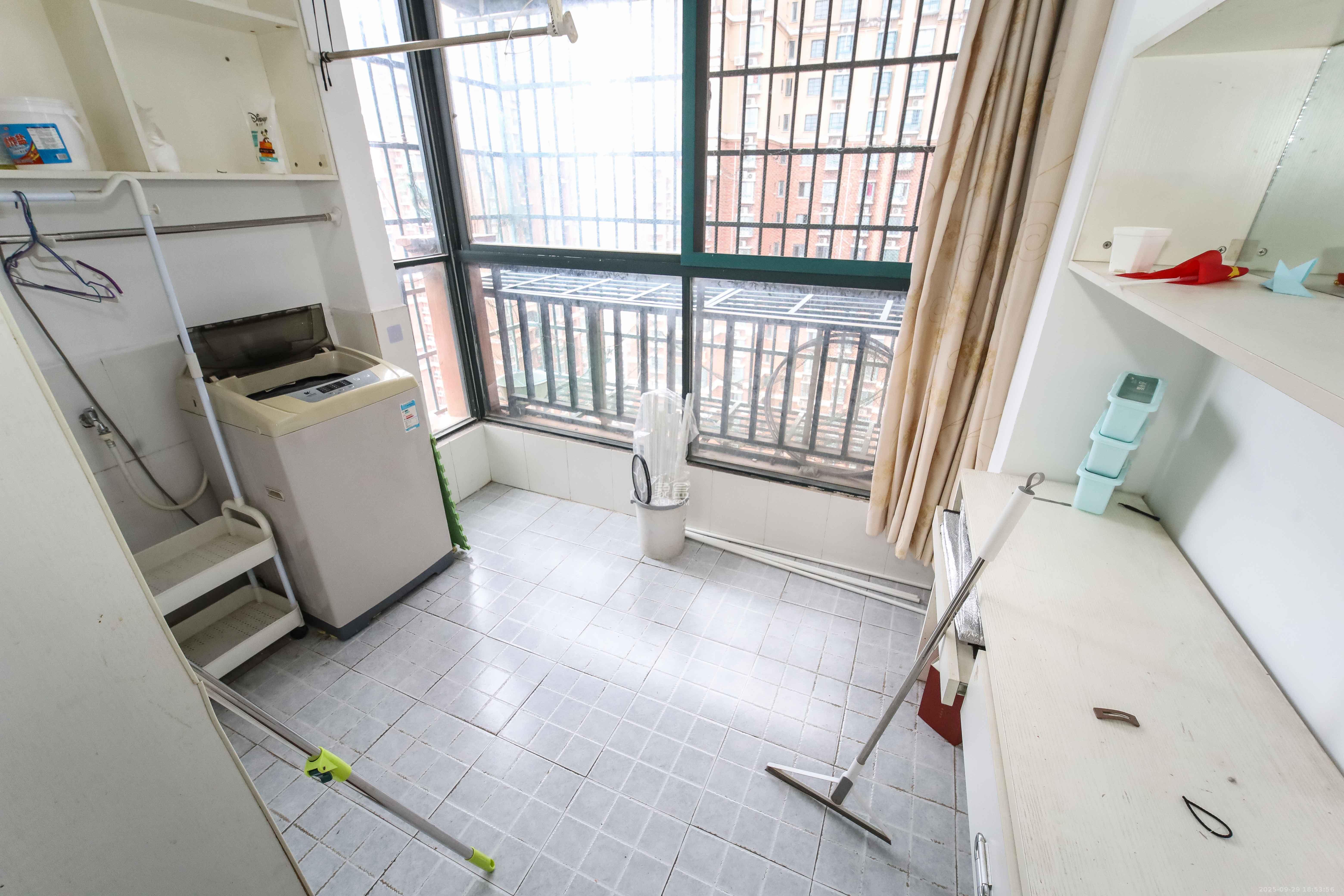 东玺门  3室2厅1卫    75.8万 东玺门  3室2厅1卫    75.8万阳台