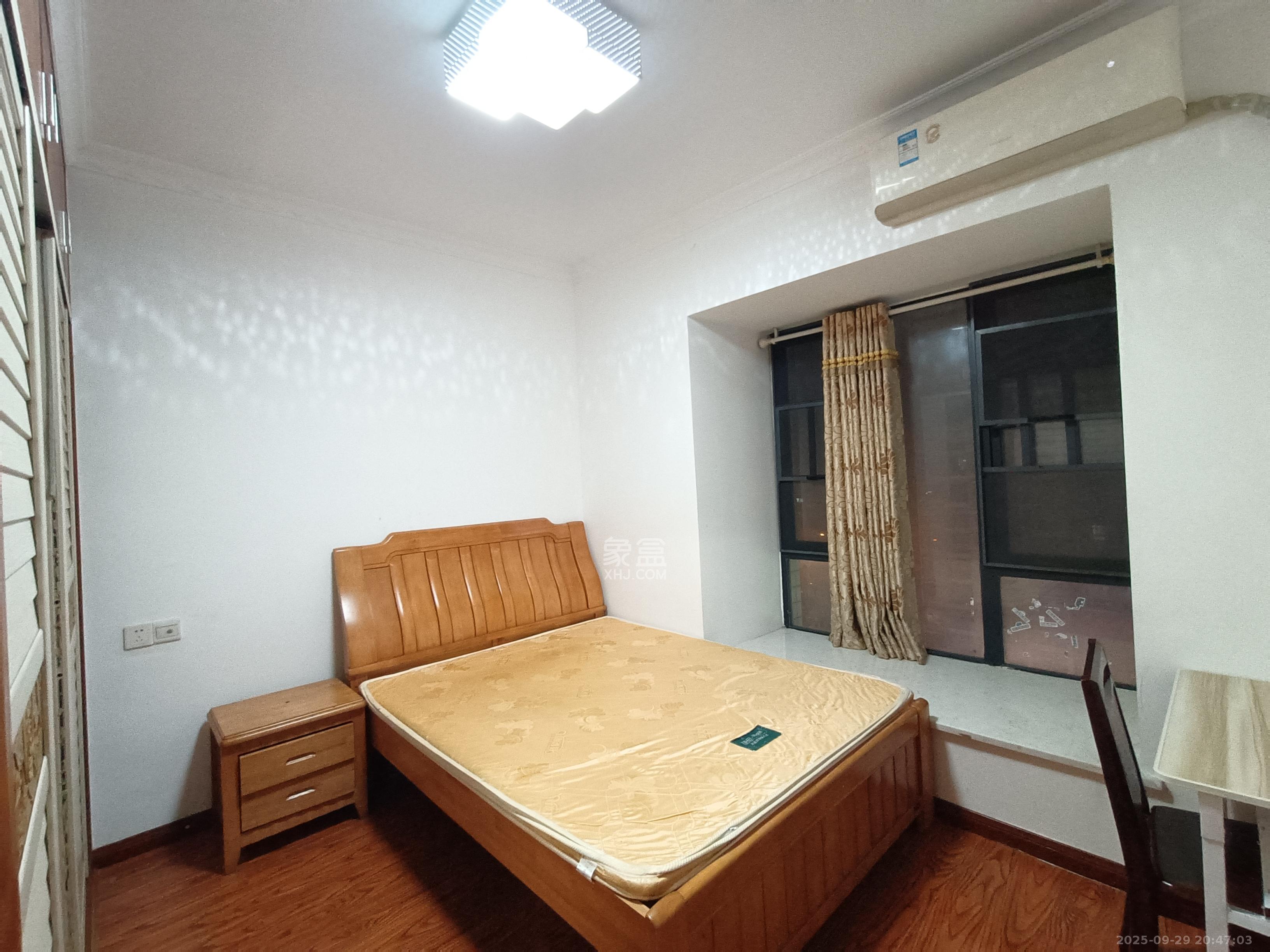 蓝山郡  3室2厅1卫   2100.00元/月室内图