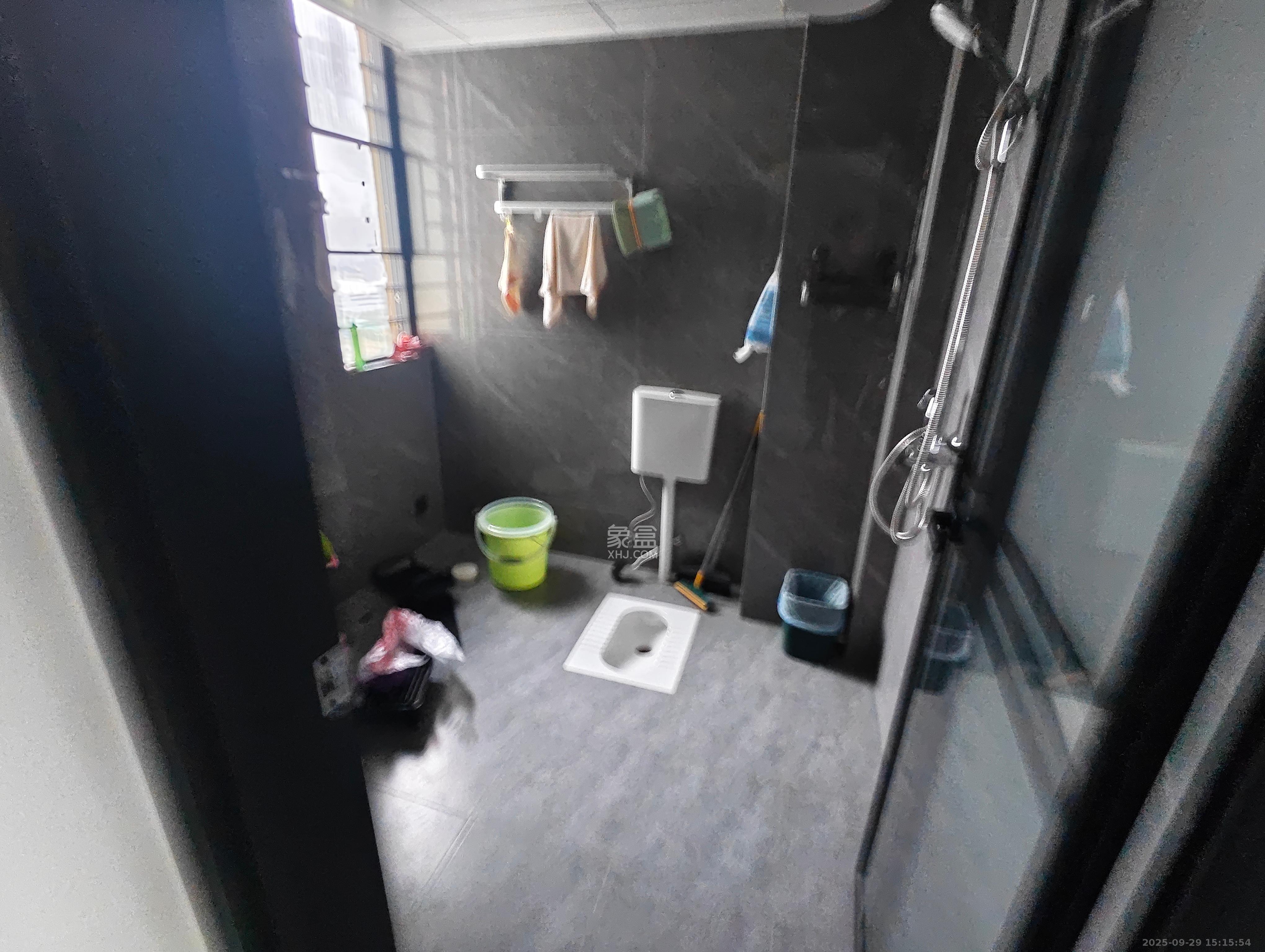 真人桥家园二期 3室2厅2卫 2400.0元/月 真人桥家园二期 3室2厅2卫 2400.0元/月室内图