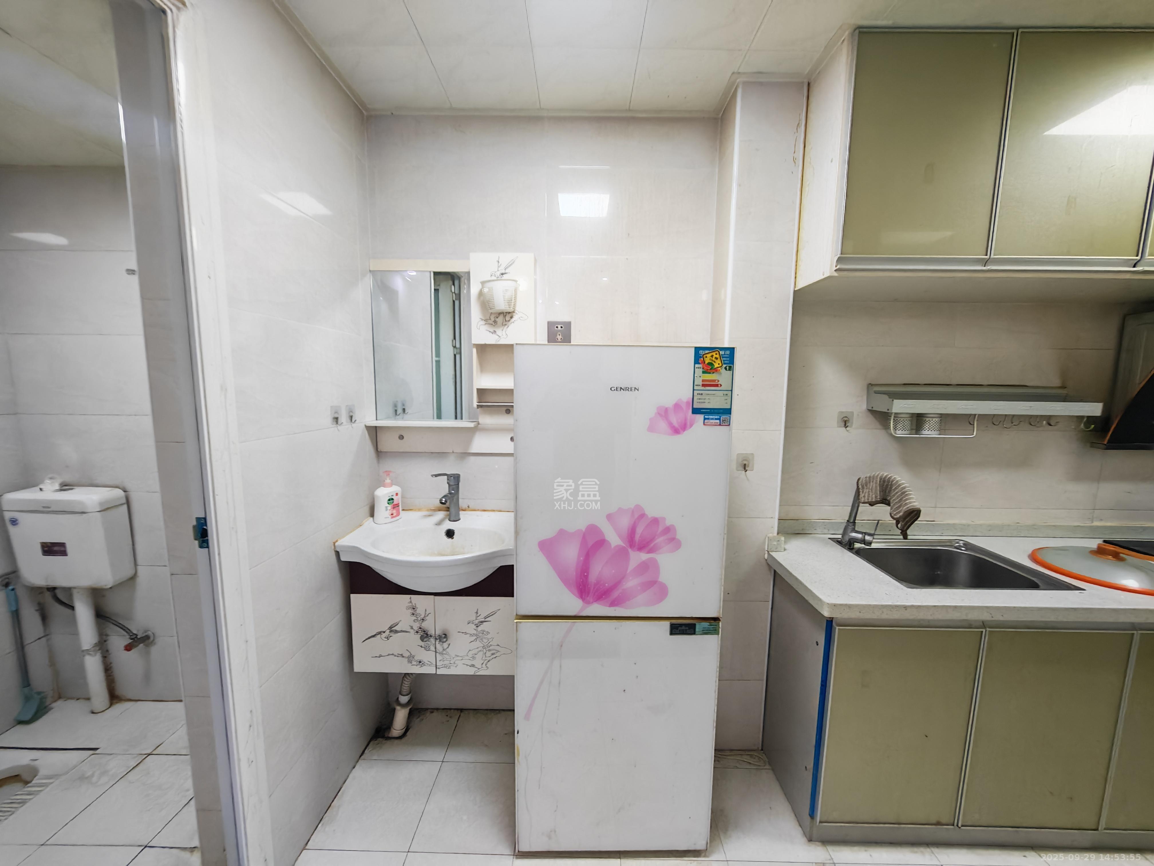 湘江学府 1室1厅1卫 1200.0元/月 湘江学府 1室1厅1卫 1200.0元/月室内图