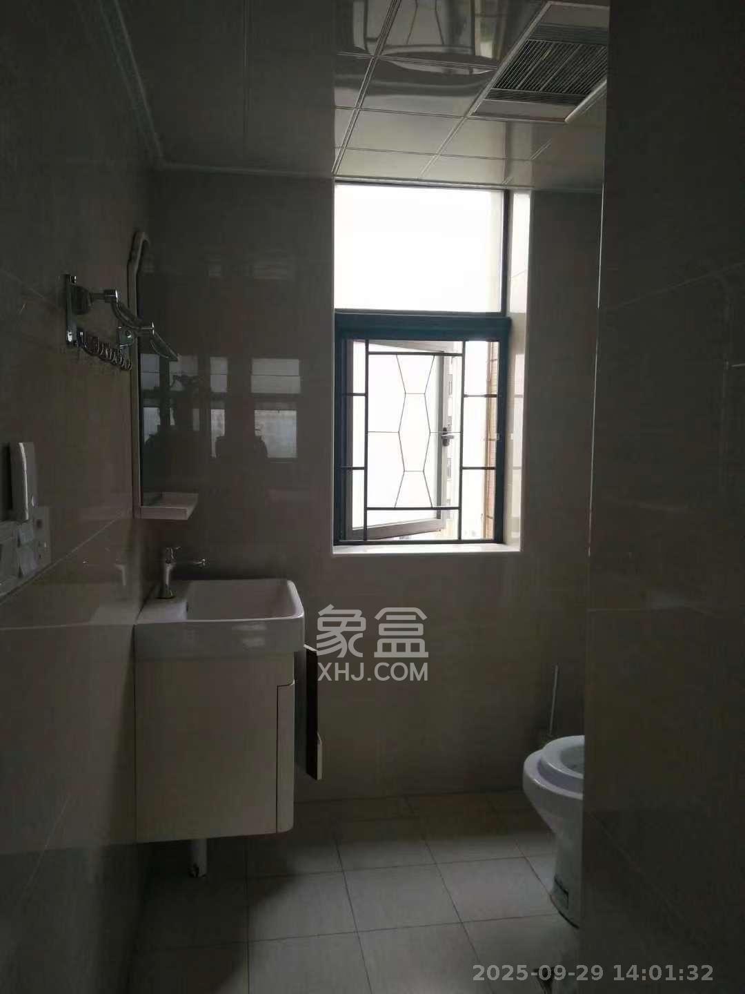 中房瑞致国际  3室2厅1卫   3200.00元/月室内图
