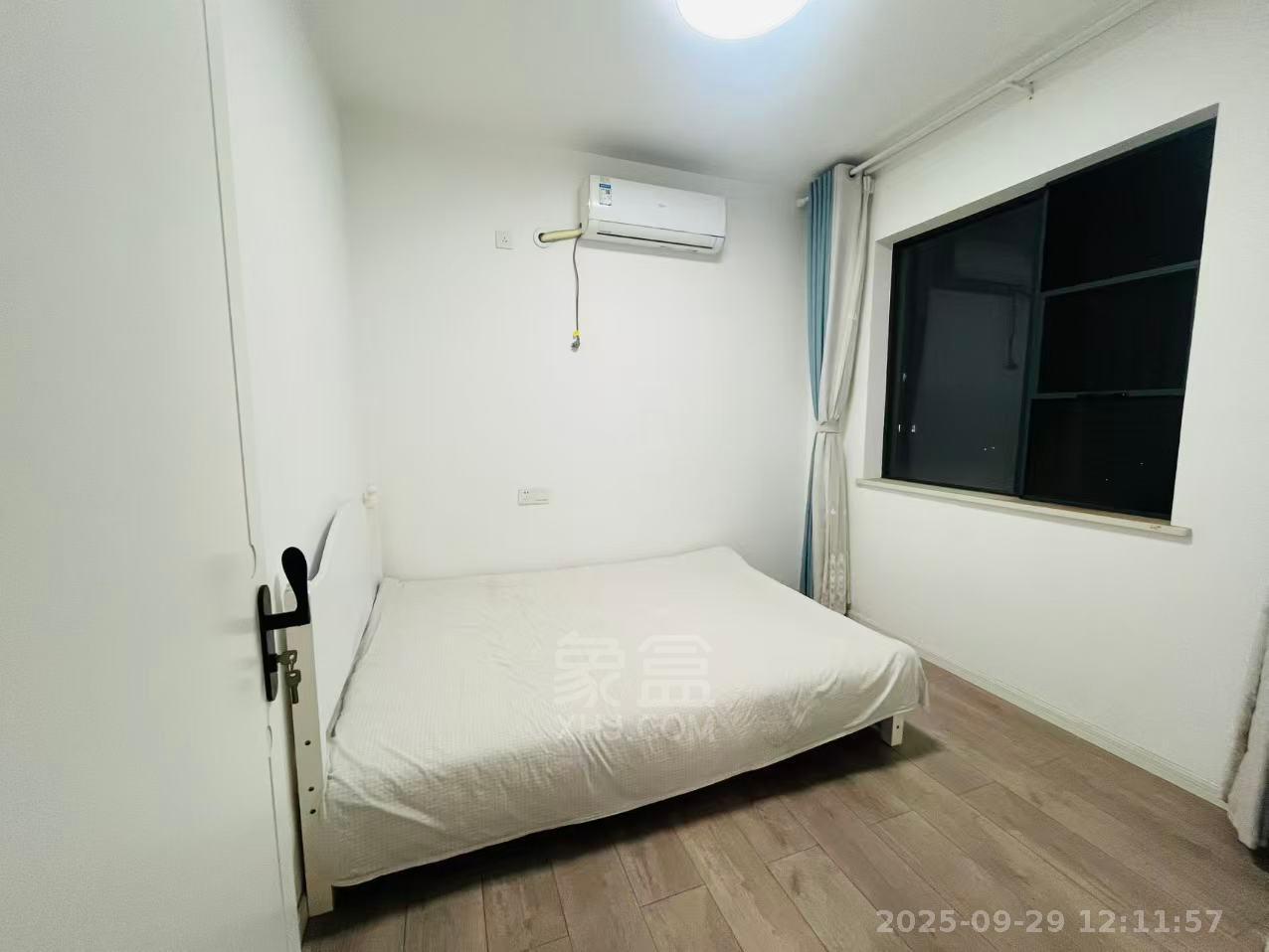 中建江湾壹号  3室2厅1卫   2400.00元/月室内图