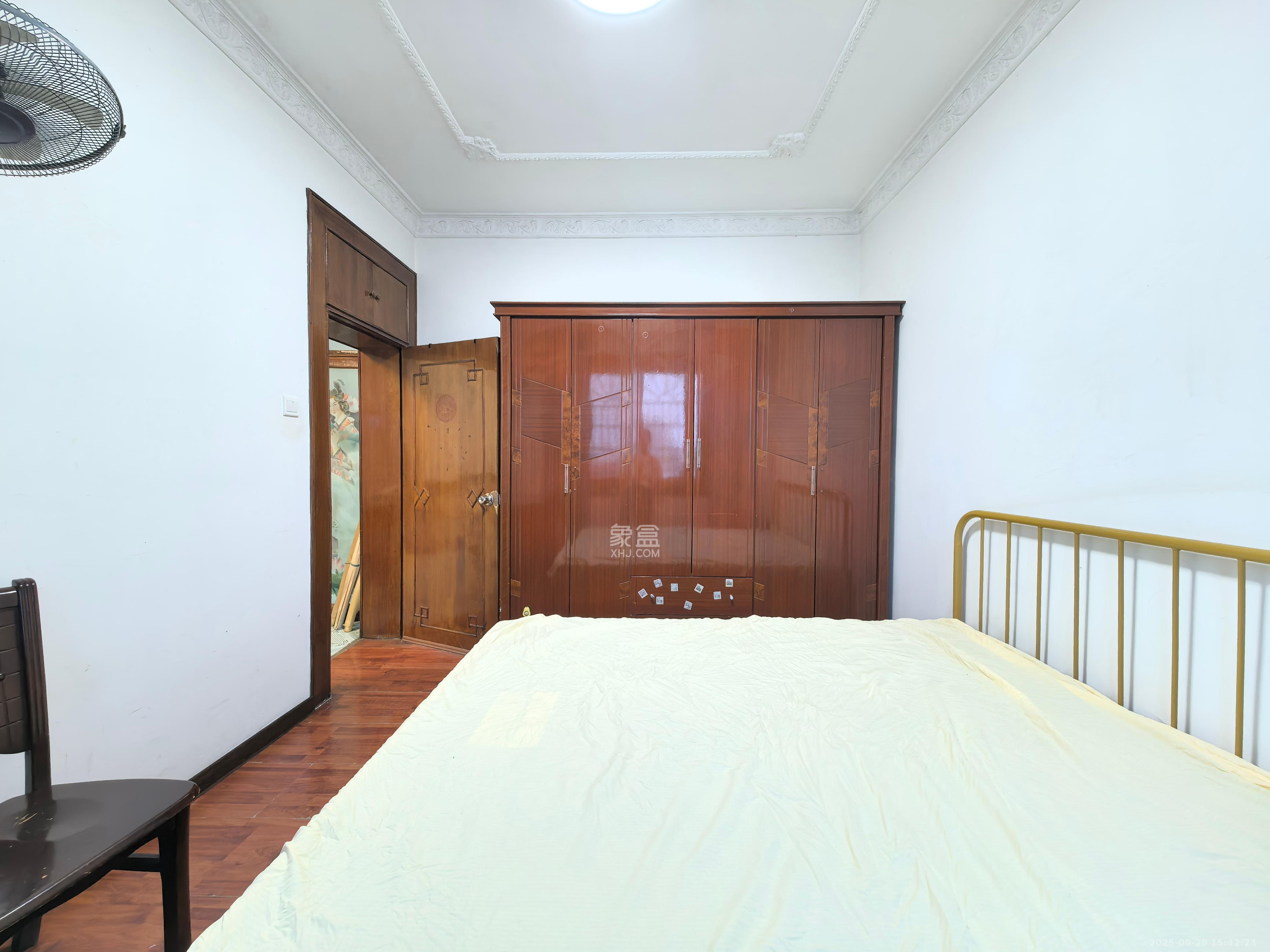 法院宿舍（德雅路61号/93号）  3室2厅1卫    1600.0元/月室内图