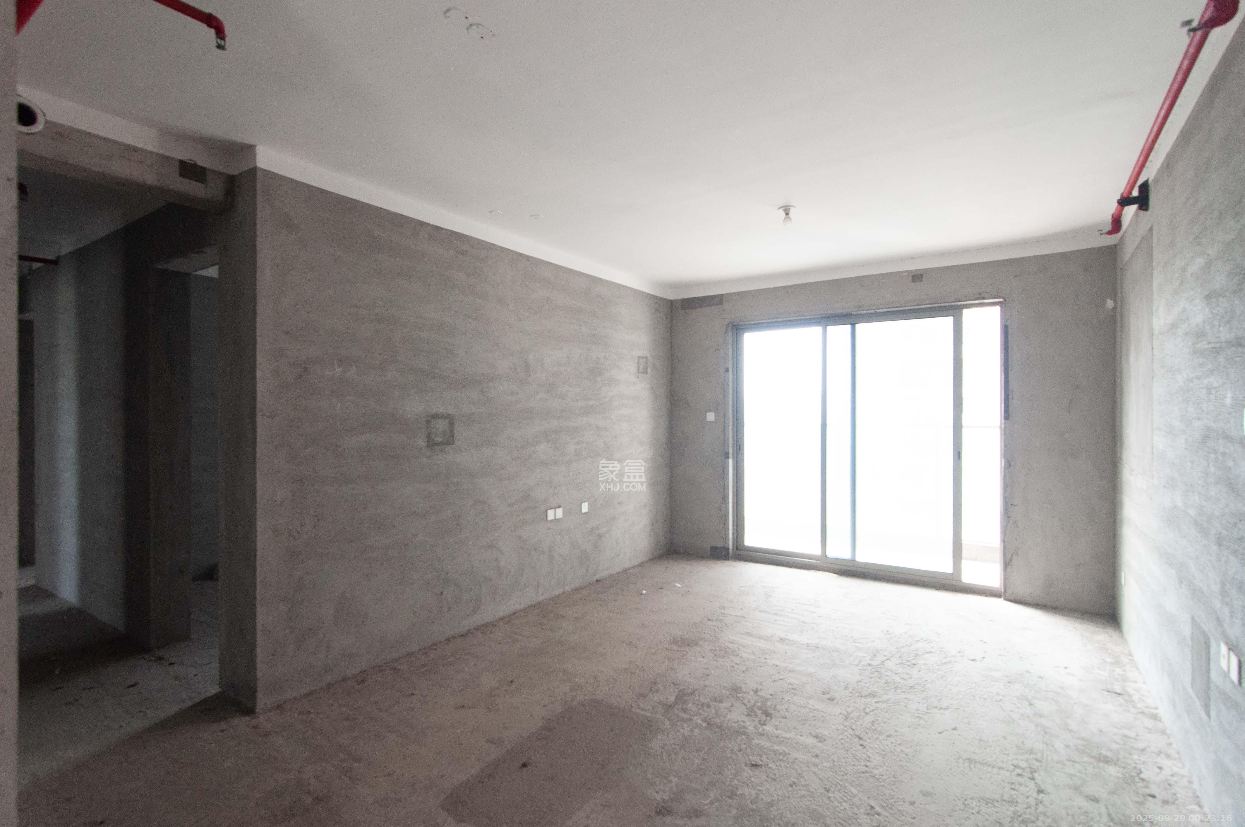 梅溪湖金茂湾 4室2厅2卫 180.0万 梅溪湖金茂湾 4室2厅2卫 180.0万客厅