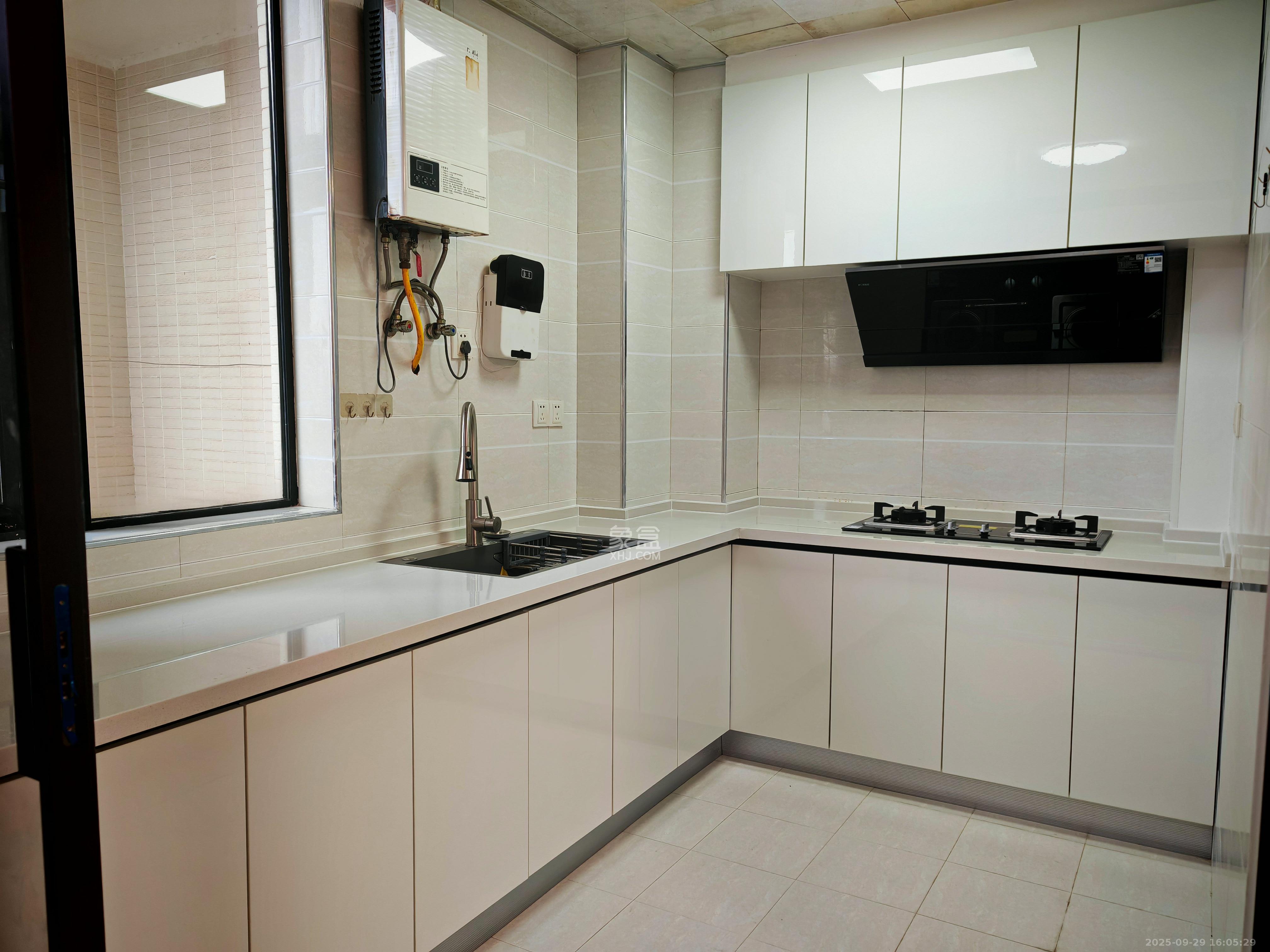 莱茵城  3室2厅2卫    2200.0元/月室内图