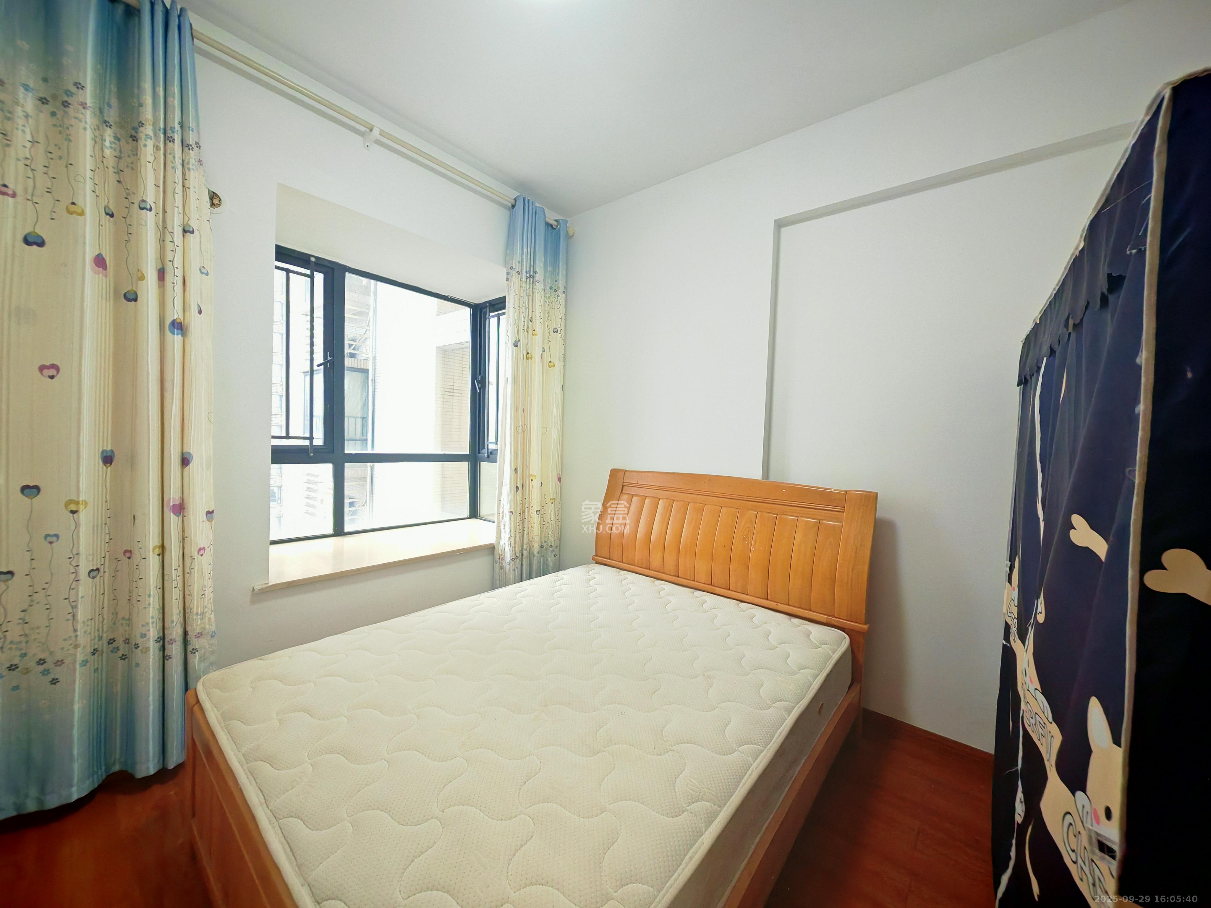 莱茵城 3室2厅2卫 2200.0元/月 莱茵城 3室2厅2卫 2200.0元/月室内图