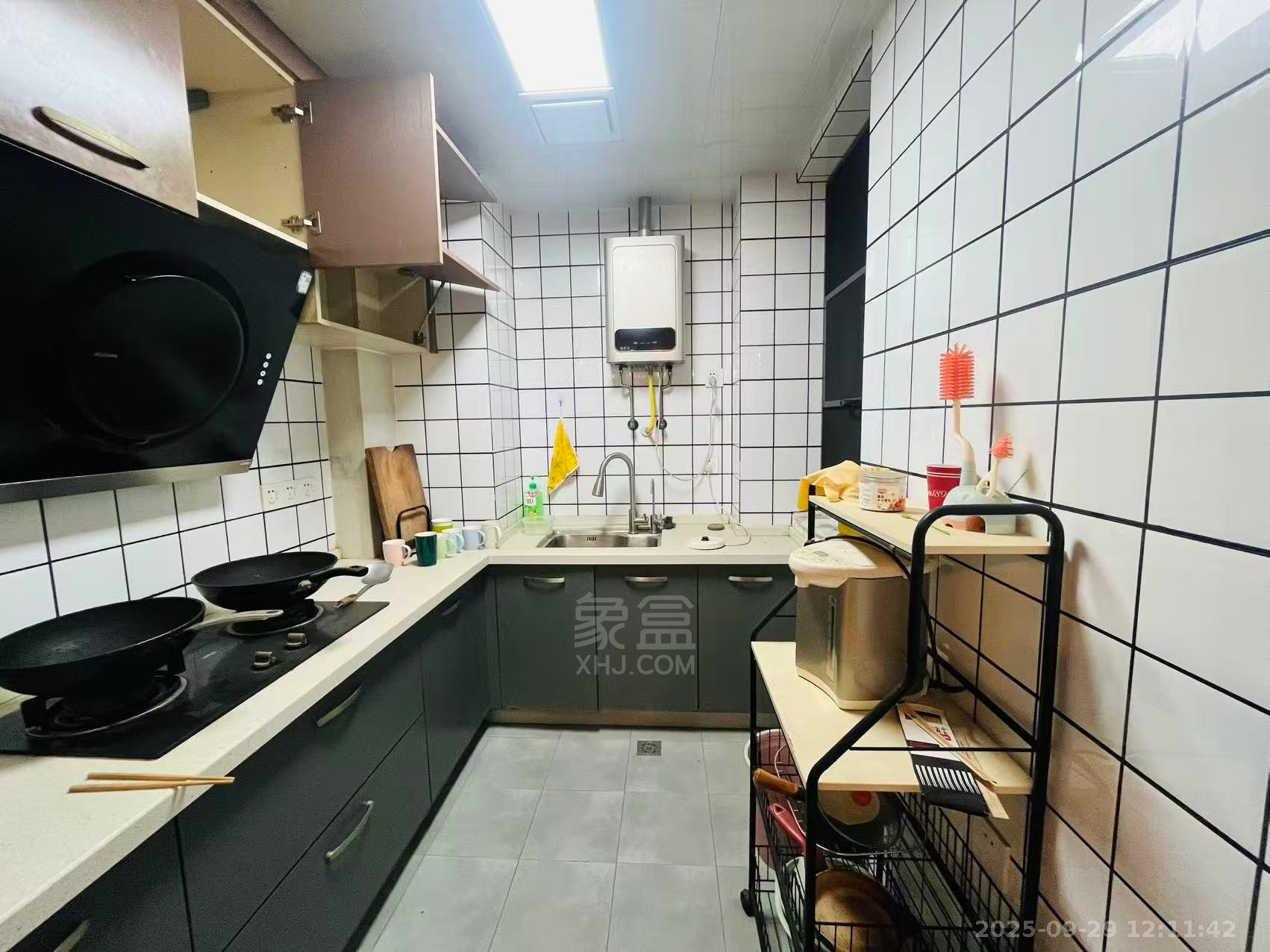 中建江湾壹号  3室2厅1卫   2400.00元/月室内图